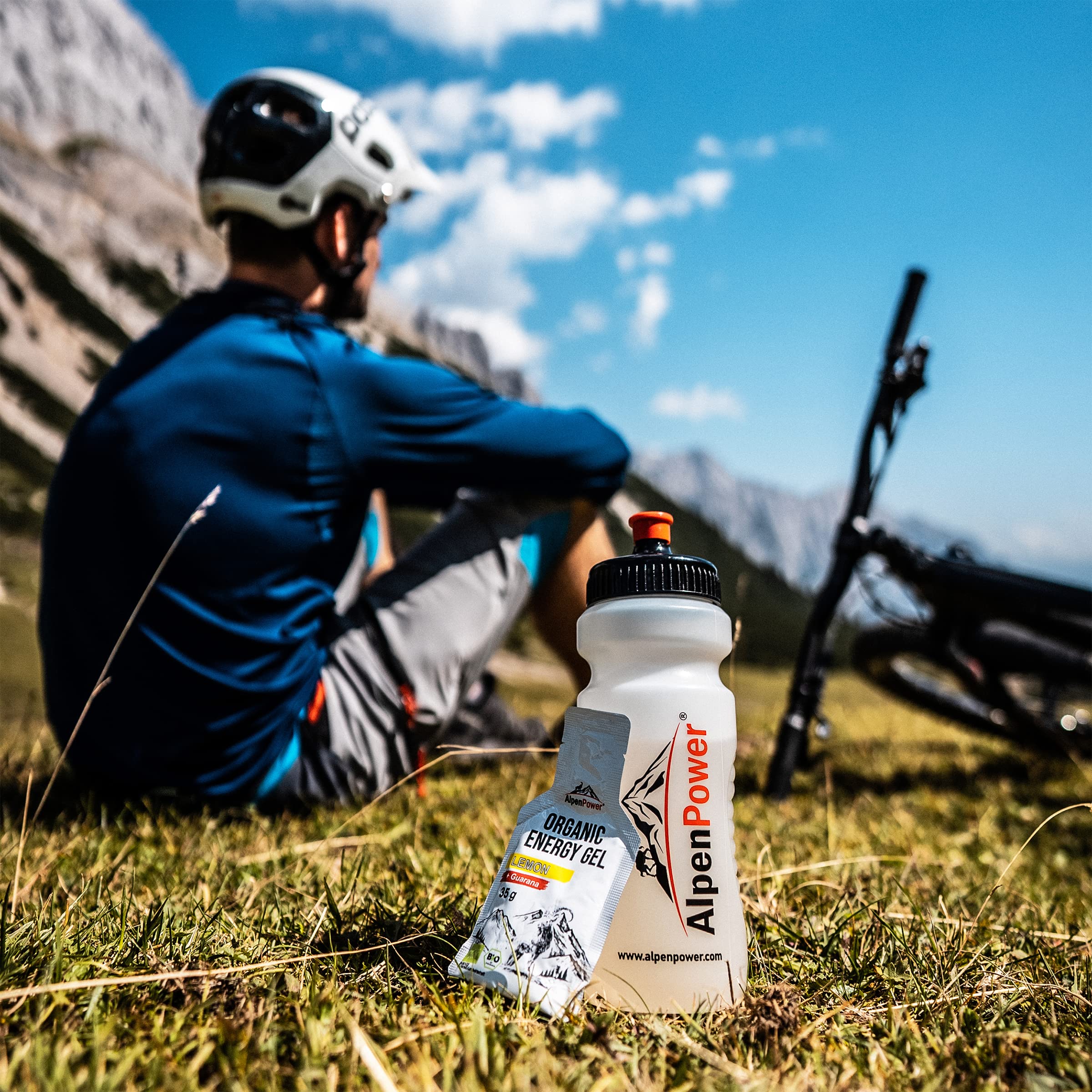 AlpenPower Bio Energy Gel Apfel 12 x 35 g - 100% natürliches Kohlenhydratgel ohne Zusätze - Mit Koffein aus Guarana - Schnelle & langanhaltende Energie - Booster für Sport