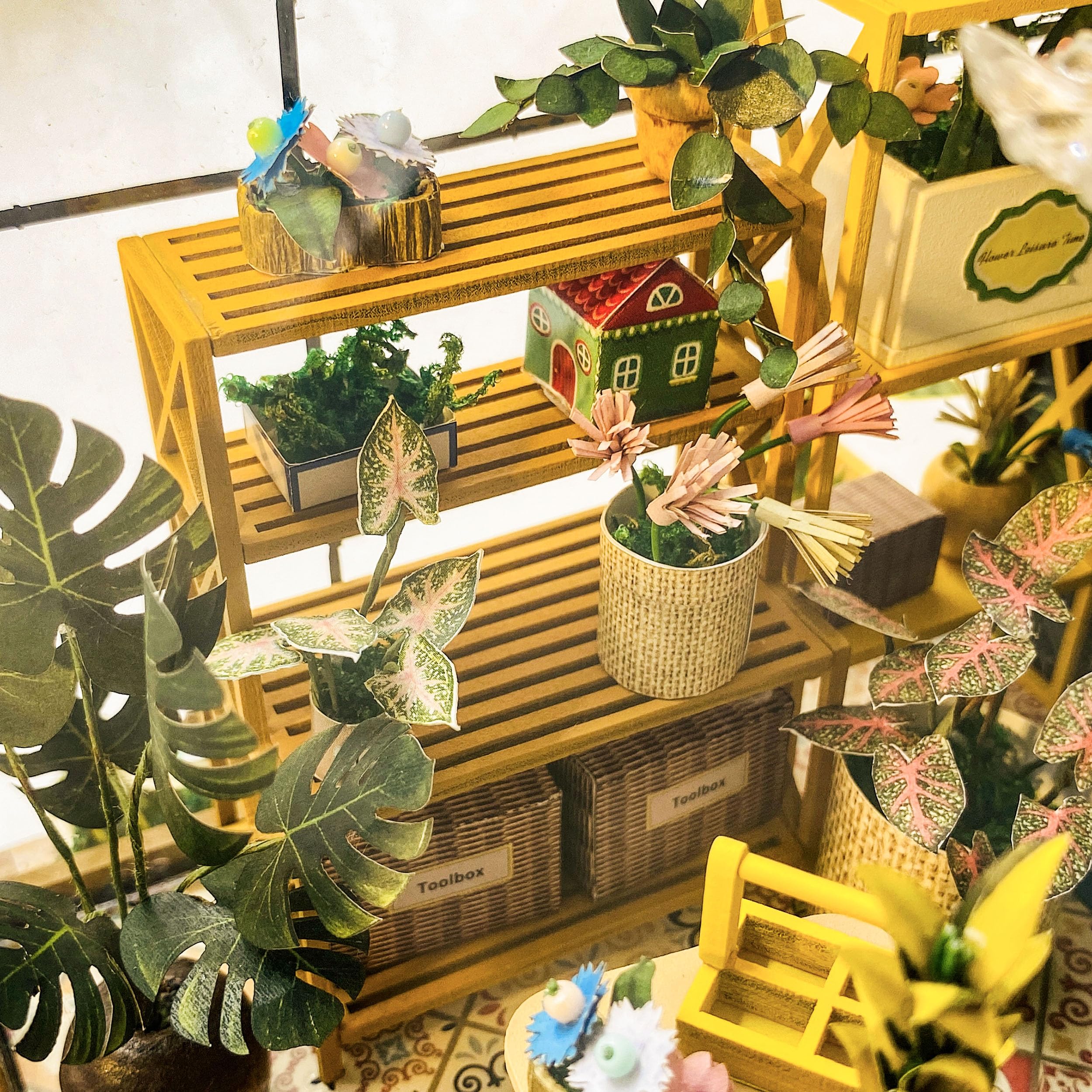 Maison Miniature DIY Kit de Construction en Bois Maison de Poupée Boutique de Fleurs Book Nook Décor Bibliothèque Cadeau Anniversaire pour Adultes Femmes et Filles