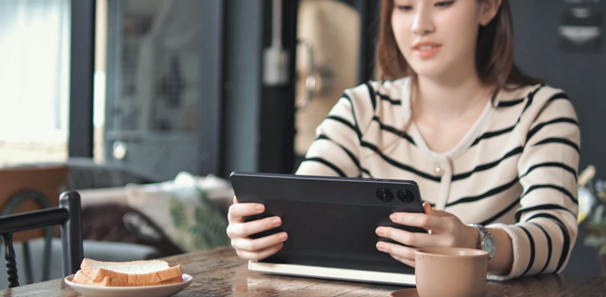 Amazon.co.jp: Alphawolf PPad2 Android 15 タブレット 10インチ以上