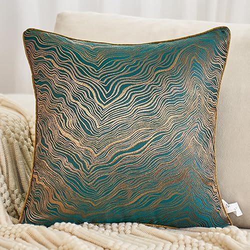 Aeckself Fundas de almohada con rayas onduladas de color verde y dorado de 24 x 24 pulgadas, fundas de almohada decorativas modernas y lujosas