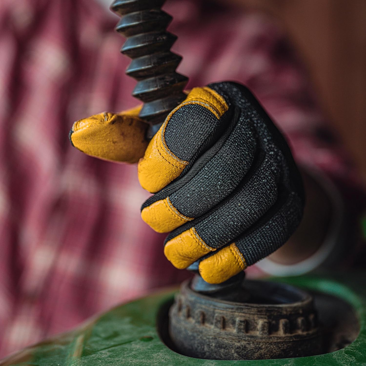 Wells Lamont Men's Slip-On HydraHyde Work Gloves – Water-Resistant Leather for Gardening, Landscaping – Reinforced Fingertips, Breathable Spandex – Durable, Comfortable, Flexible – Gray - XL - Image 5