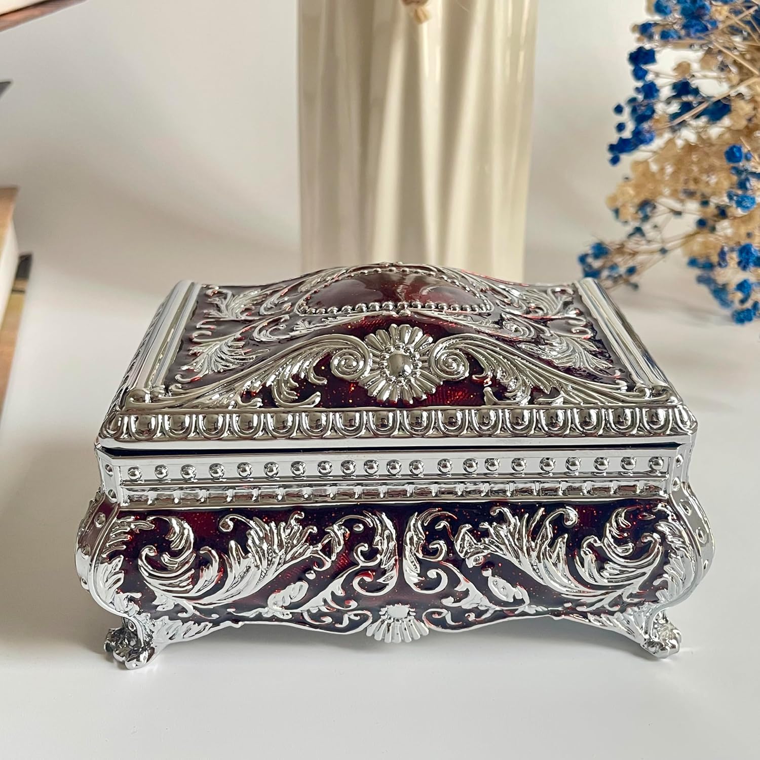 SIWOT Rectangular Classical Patterned Jewelry Box,Metal Retro European Scroll Design Treasure Storage Chest Case for Girls Women (Chrome Red, Medium)