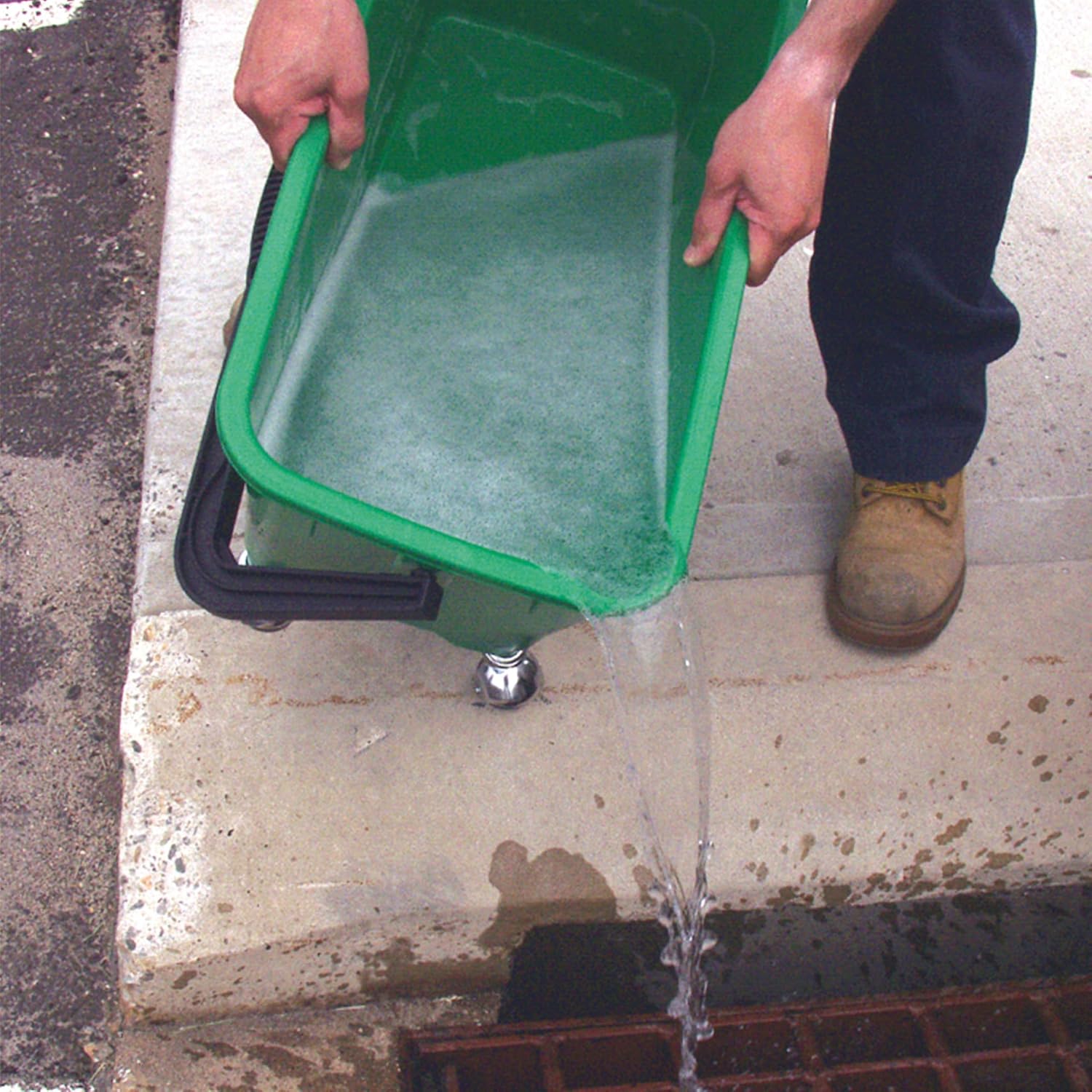 Unger 6 Gallon Pro Mop Bucket (UNGQB220) Category: Mop Buckets and Wringers