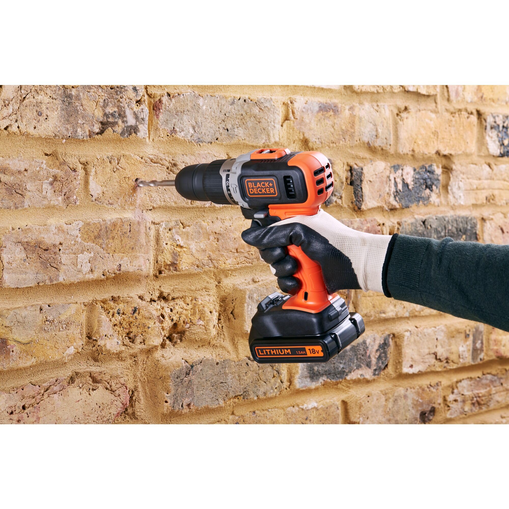 BLACK+DECKER Marteau perforateur sans fil 18V à 2 vitesses avec 2 batteries 1.5Ah et chargeur 400mA, couple 45Nm, lampe de travail LED, BCD003C2K-QW