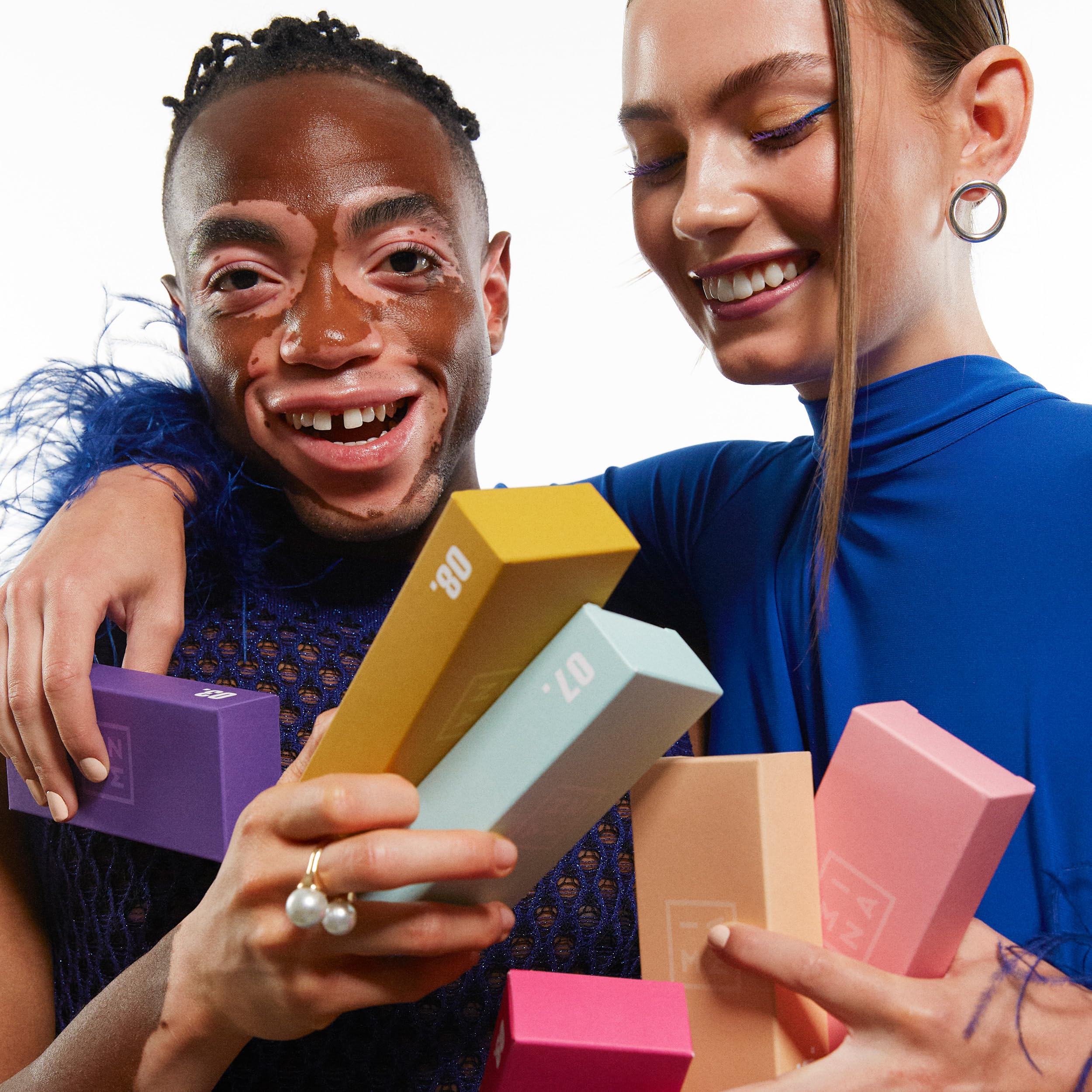 3INA MAKEUP - 12 Days of Color - Calendario dell'Avvento 2023 Bellezza - Calendario dell'Avvento Cosmetici - Set per il make-up con 12 prodotti in formato completo - Vegan - Cruelty Free