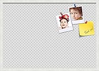 Vista 377 de PinPix Tablero de anuncios de corcho de 12 x 12 pulgadas. Este tablero decorativo enmarcado viene con diseño de círculos B W y un marco blanco