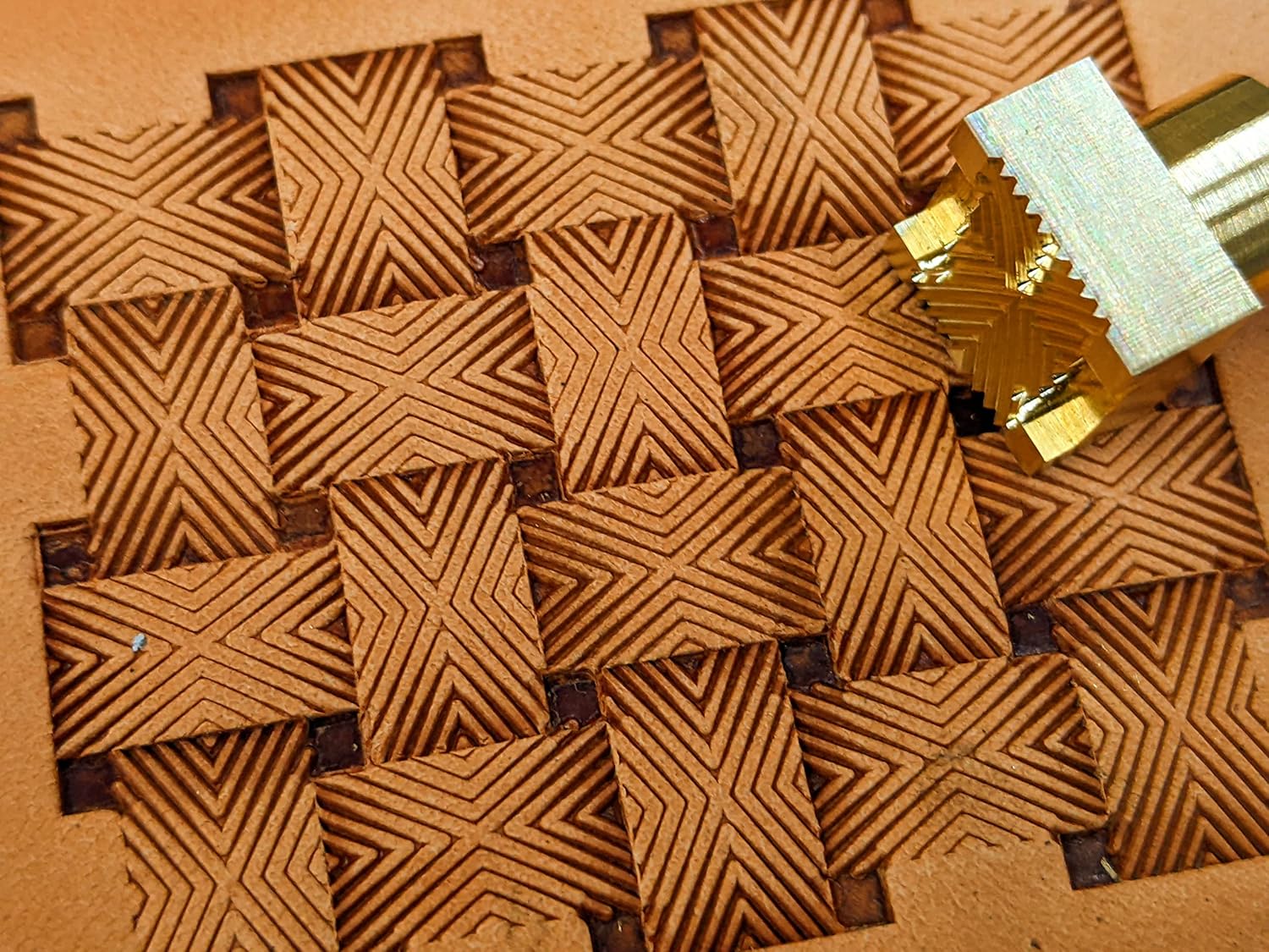Lined Lattice Basket Weave Leathercraft Stamp #77