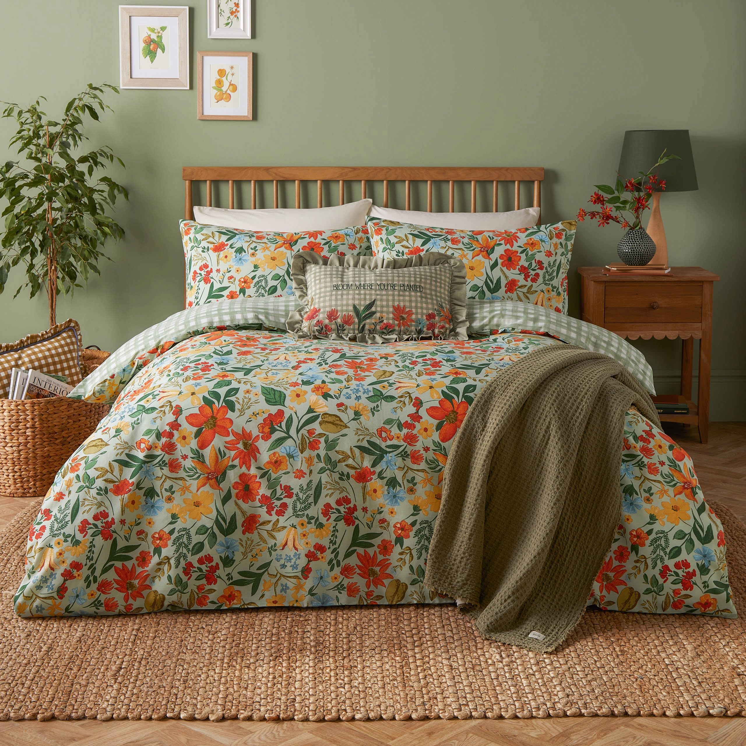 Furn. Green Meadow Haze Duvet Cover Set – Wildflower Countryside Reversible Polycotton ( – King)