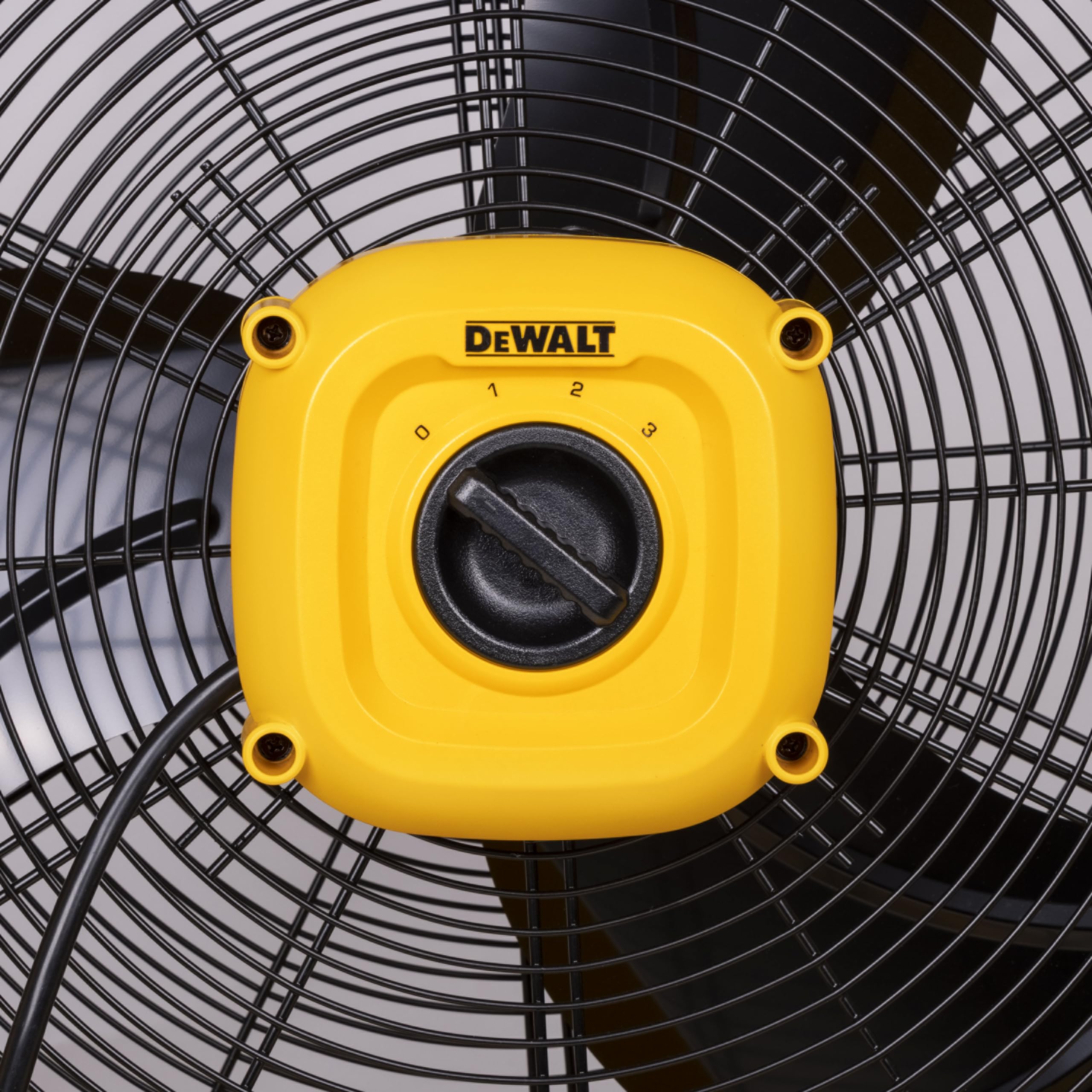 DEWALT DXF2067 VENTILADOR INDUSTRIAL 50 CM – 110W | 3 VELOCIDADES, CAUDAL HASTA 708 L/S, CABLE 1,8 M – DISEÑO ROBUSTO PARA TALLER O GARAJE