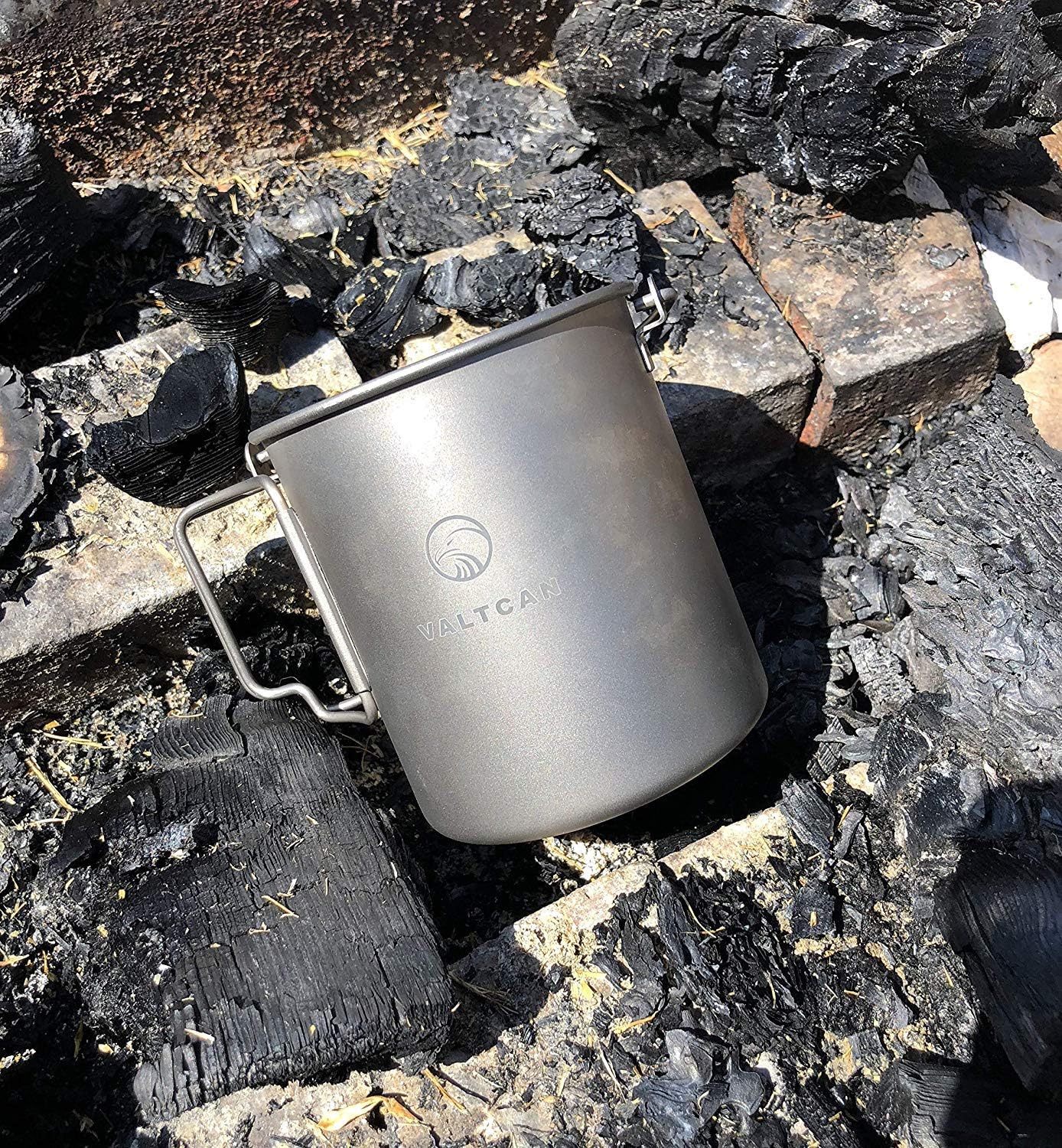 Valtcan Titanium Pot 750ml Grade 1 Thicker Build, Bail Handle, Tight-Fit Lid, 4.7 oz with Lid Ultralight Camping Mug 25.4 oz Backpacking Cookware for Hiking Bushcraft, No Metallic Taste Mesh Bag