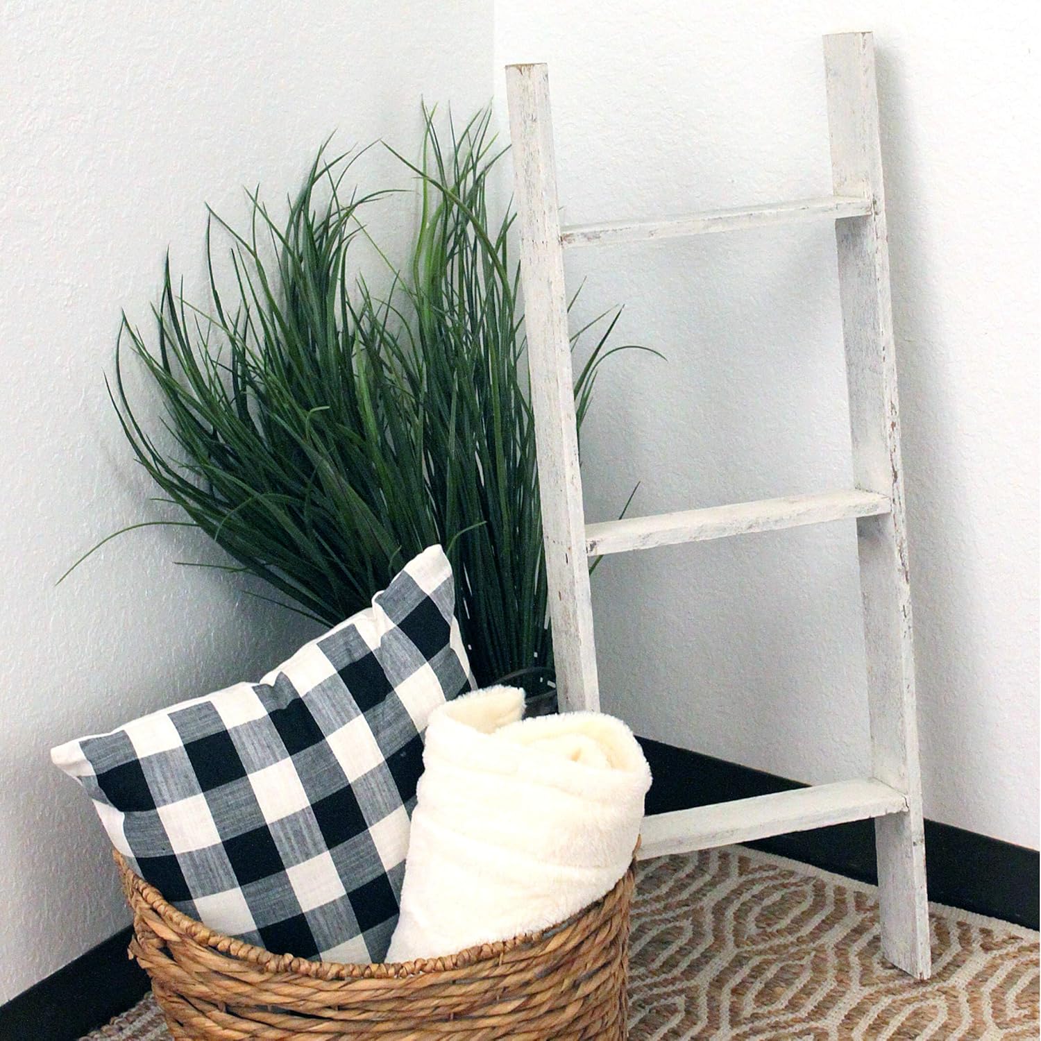 BARNWOODUSA Throw Blanket Ladder – Fully Assembled Reclaimed Wood – Rustic Decorative Ladder for Towels, Quilts – Perfect Farmhouse Decor for Bathroom, Porch, or Living Room,3-Foot White
