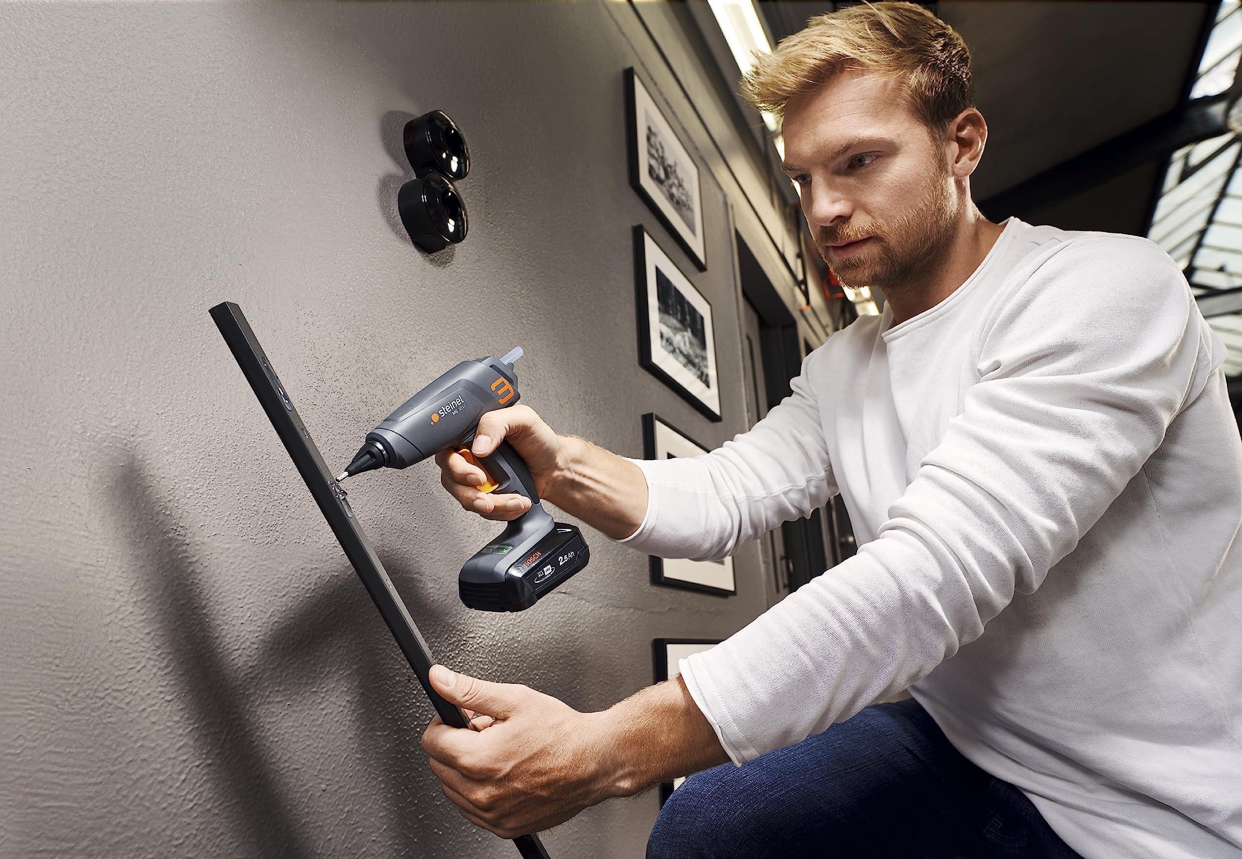 Steinel Akku Heißklebepistole MobileGlue 3011, für Bosch PFA 18V System, inkl. 3x Heißklebesticks, in 90 Sek. startklar, Klebepistole kabellos, 2 Temperaturstufen 130°C/200°C