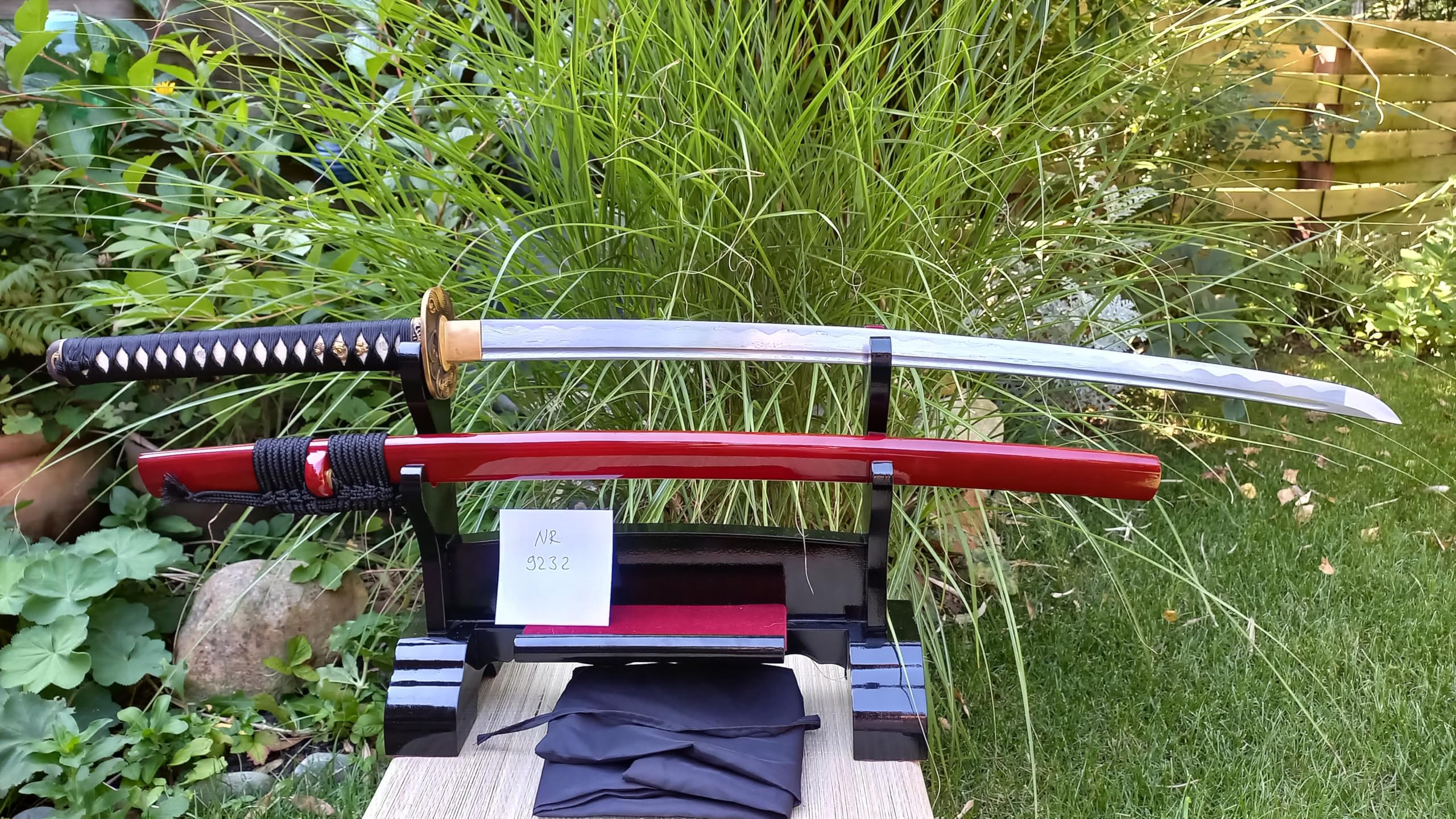 Samurai Schwerter Dragon Samurai Katana - scharf, echt & handgeschmiedet - gefaltetes Katana Schwert ohne Ständer - echtes Japanisches Samurai Sword aus Kohlenstoffstahl - Japan Deko Katanas