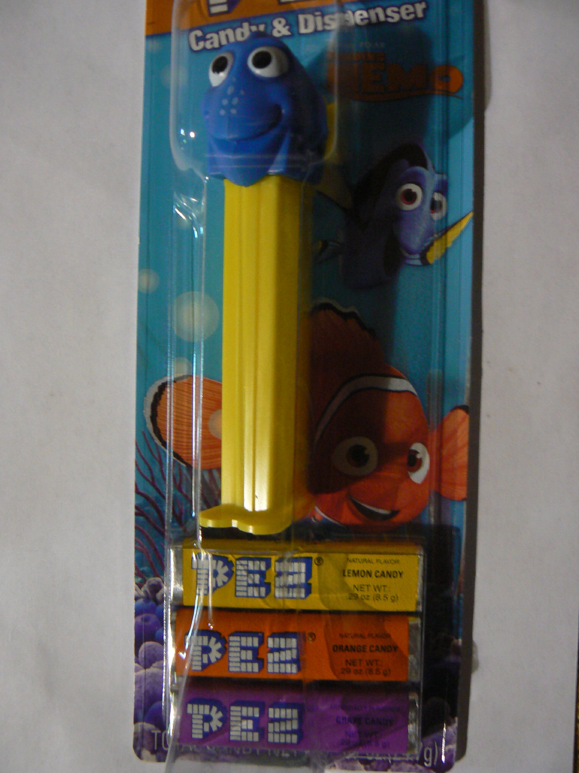 Pez Dispenser Finding Nemo Dori with 3 Candy Pack