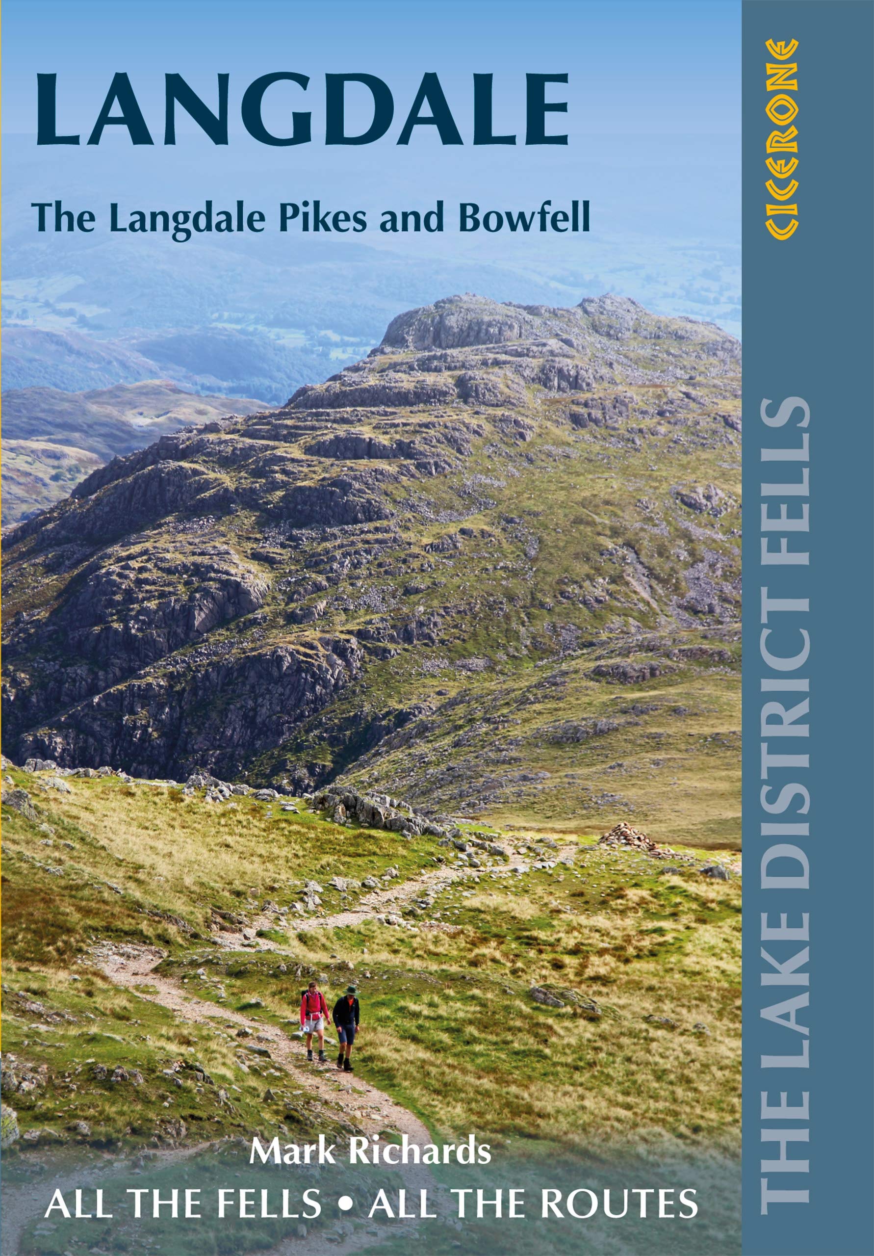 Walking the Lake District Fells - Langdale: The Langdale Pikes and Bowfell (Cicerone Walking Guides)