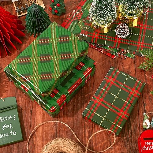 Miniatura 4 de AnyDesign - 12 hojas de papel de regalo de Navidad plegado plano a cuadros rojo y verde, papel de regalo decorativo a granel para cumpleaños y Año