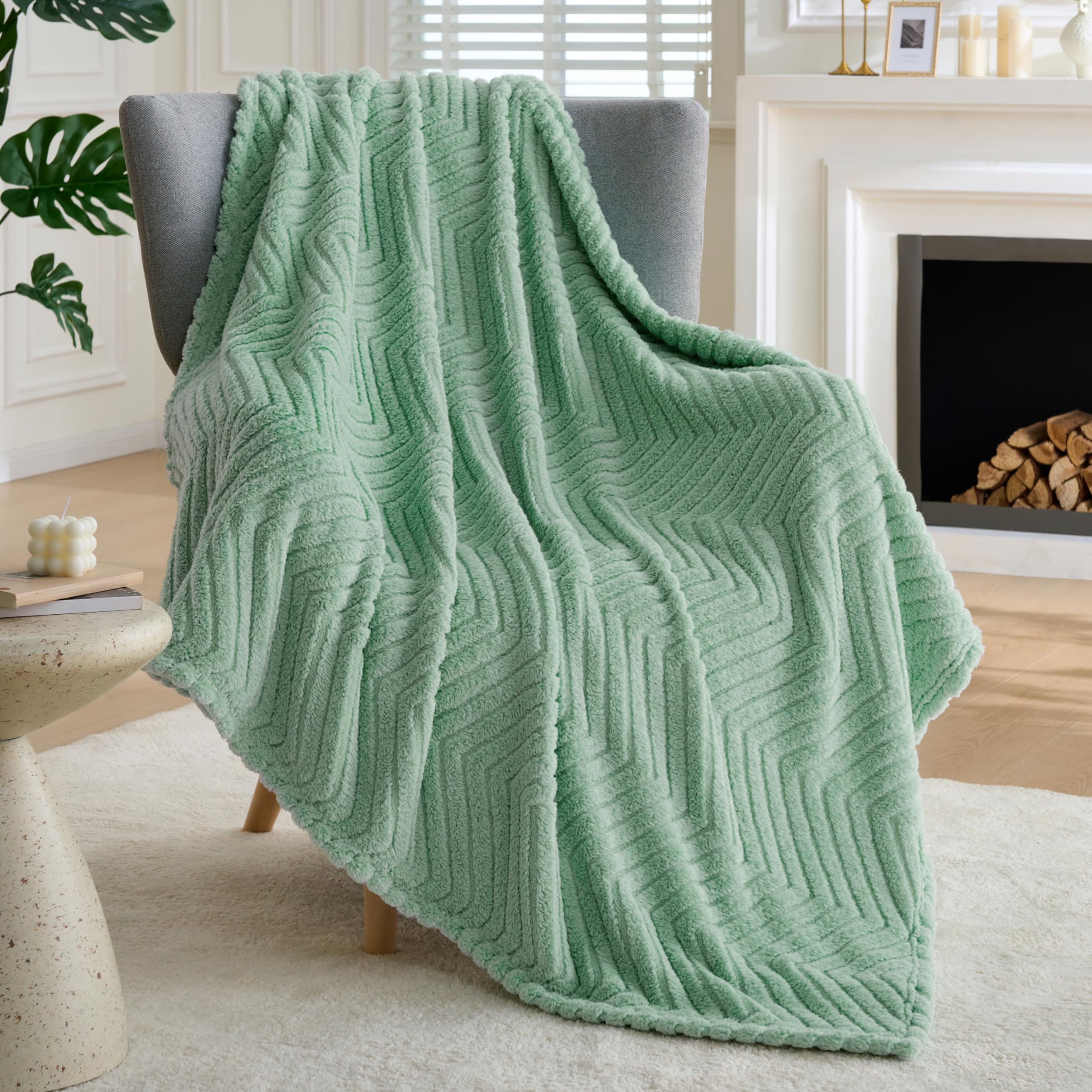Joiedomi Women's Sage Green Throw Blanket For Couch, Soft Fleece Blankets Birthday Gifts For Mom Girls, Cozy Cute Soft Throw Aesthetic Gifts 50X60 Inches