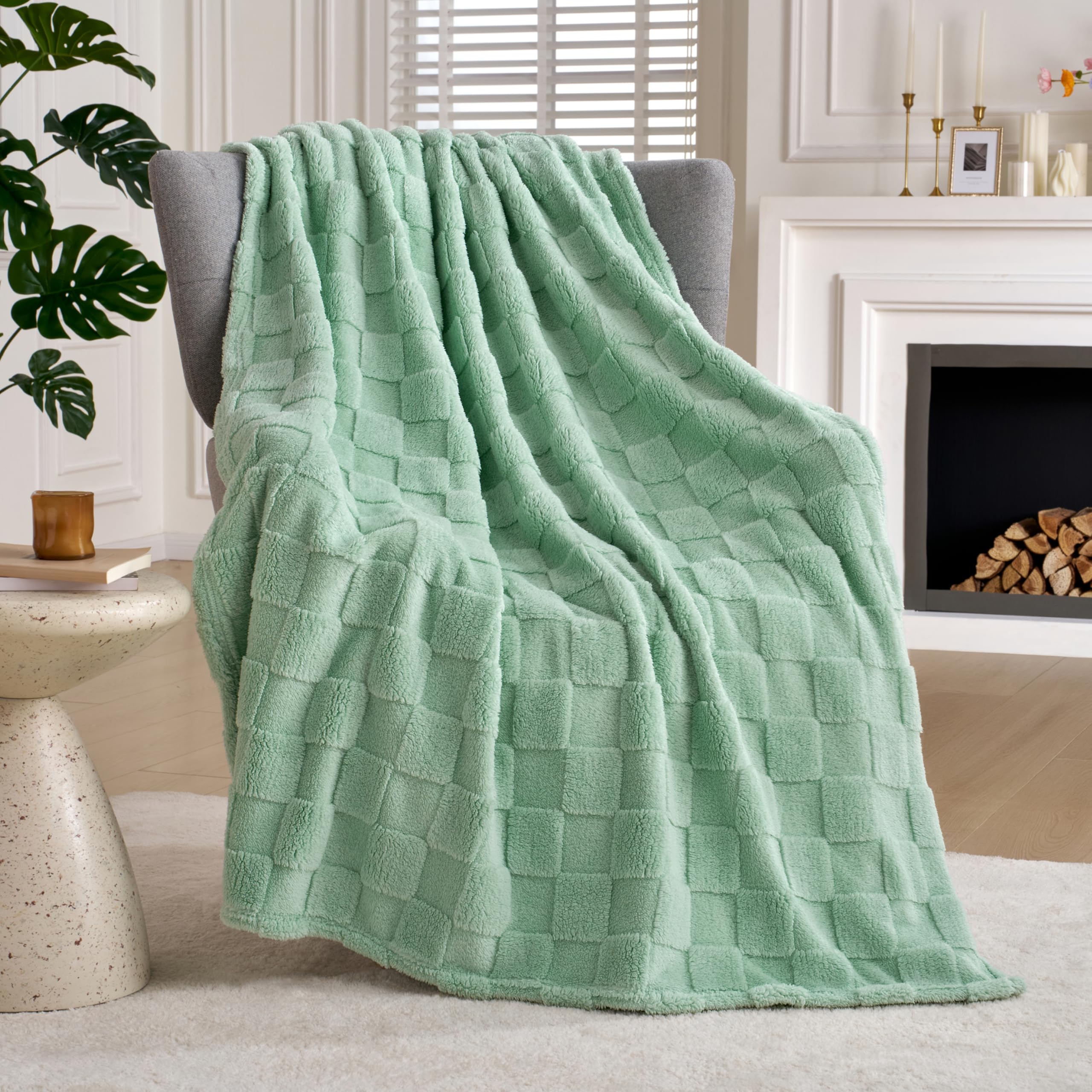 Joiedomi Women's Sage Green Throw Blanket For Couch, Soft Fleece Checkered Blankets Gifts For Mom Girls, Cozy Cute Soft Throw Aesthetic Gifts 50X60 Inches