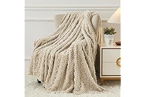Fleece Throw Blanket: Ultimate Coziness and Comfort for Your Home