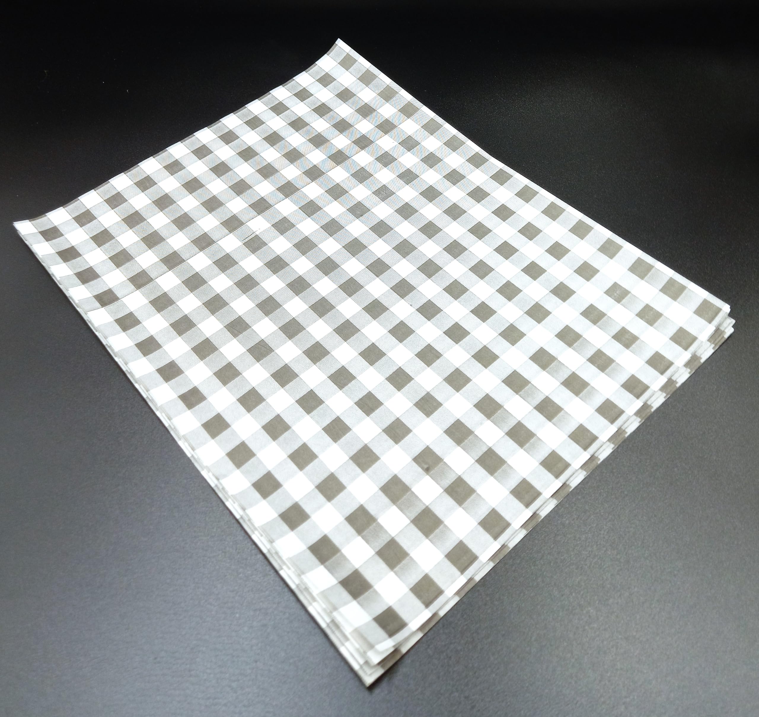 100 x Black Gingham Greaseproof Paper Sheets - 250mm x 320mm | Food-Safe Wrapping Paper for Deli, Bakery, Sandwiches, Snacks, Basket Liners and Display Trays