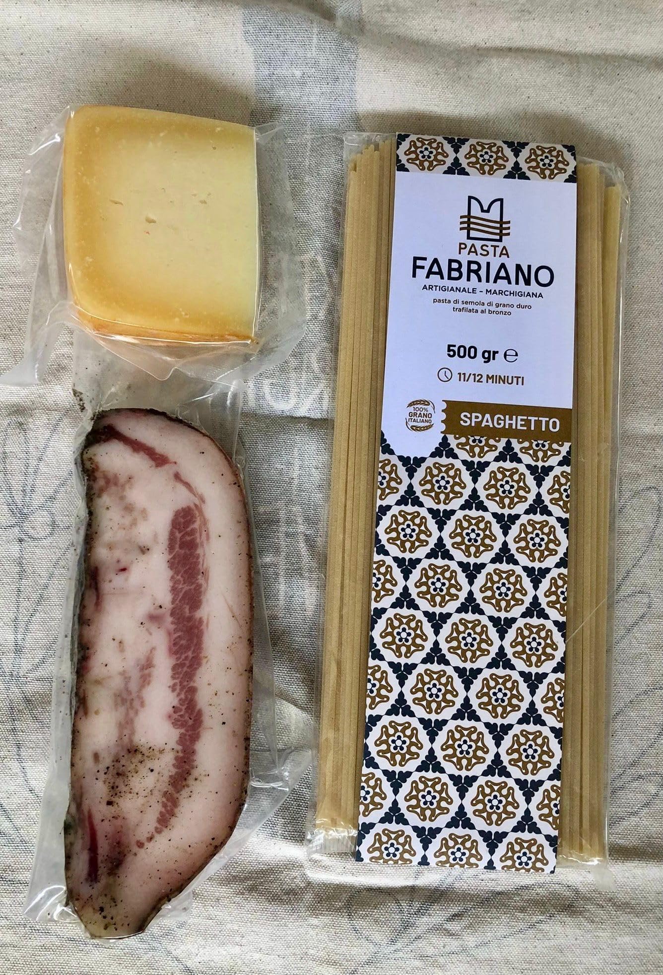 Kit GOURMET CARBONARA | Productos italianos tradicionales para 4 pers | 200g Guanciale Amatriciano / 500g Espaguetis Pasta Fabriano Granos del interior italiano desde 1868 / 130g Pecorino Romano DOP