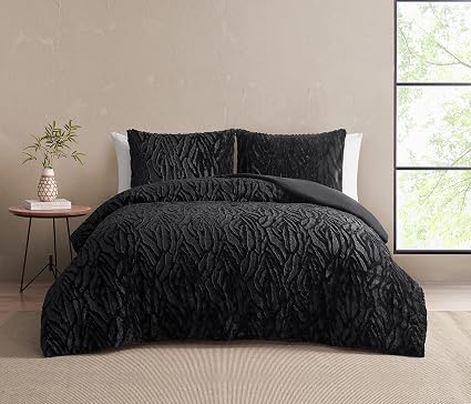 MacKie Crest Black Bedding Set
