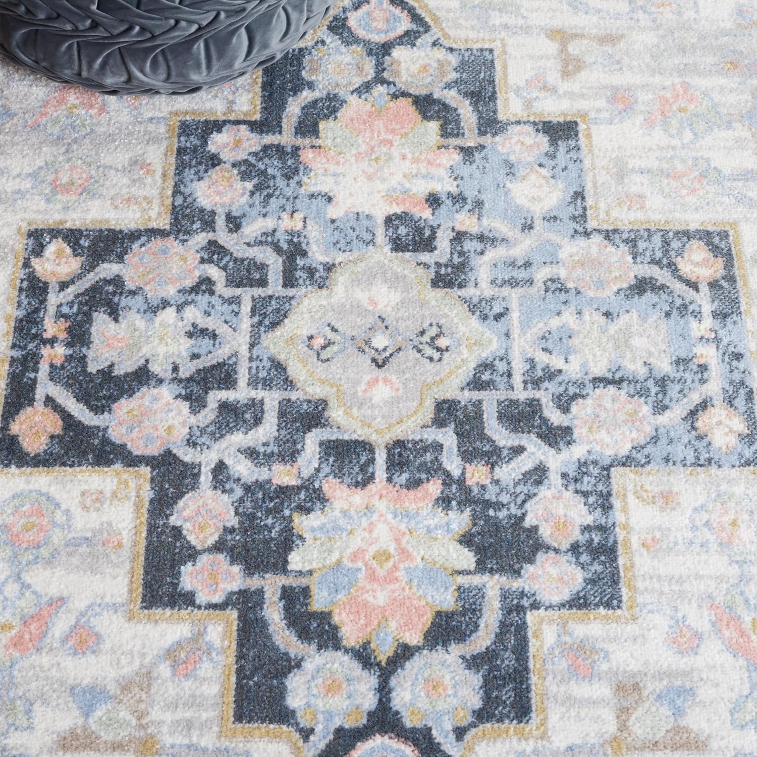 SAFAVIEH Washable Rug Bayside Collection - 5'3" x 7'6", Blue & Ivory, Easy Cleaning, Ideal for in Living Room, Bedroom, Home Office, Dining Space (BAY114M)