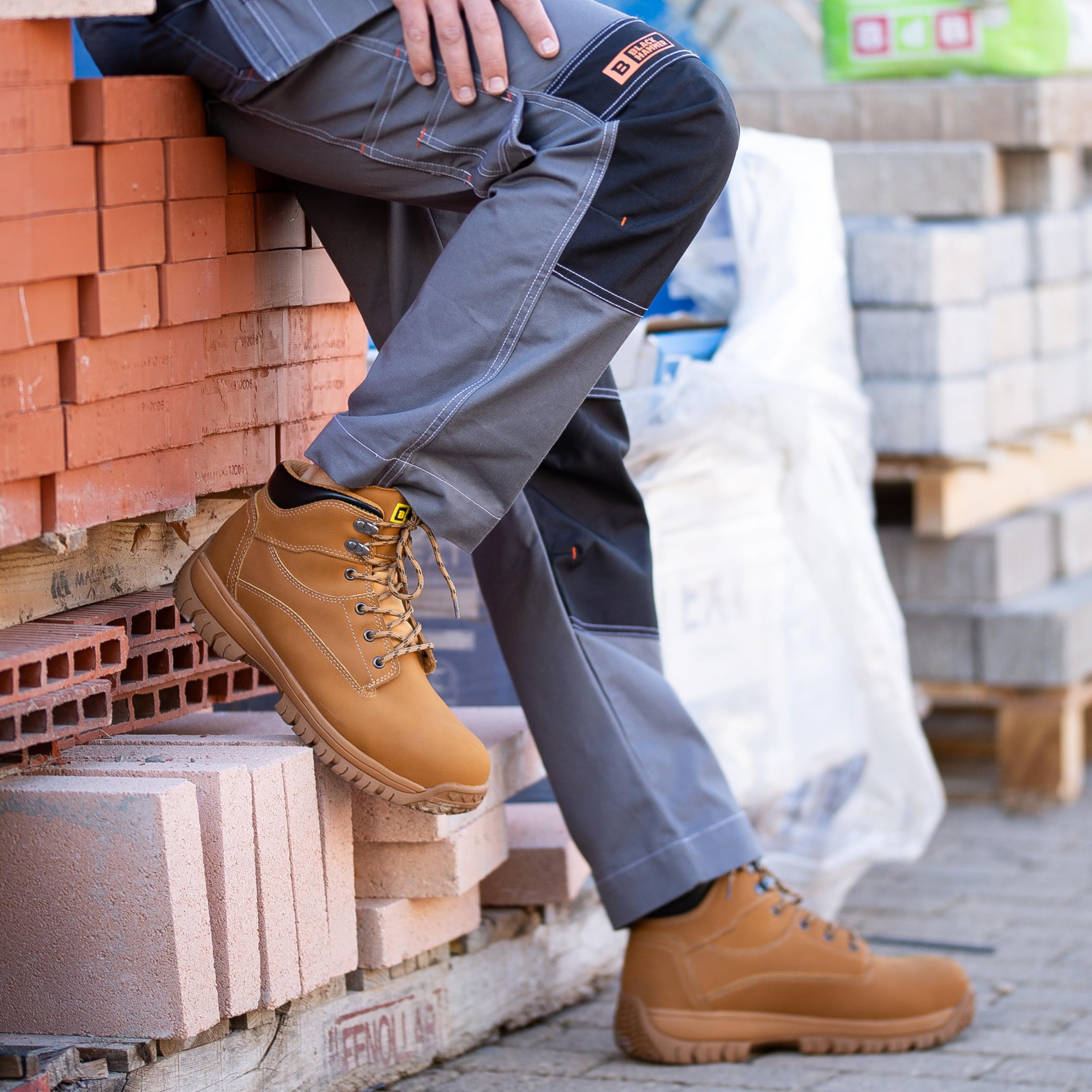 BLACK HAMMER Botas Seguridad para Hombre, Puntera de Acero, Antideslizantes, Piel de Ante, S3 SRC, Adecuado para Lugares de Trabajo y Almacenes, Calzado de Trabajo Ligero y Elegante Ryder (43 EU)