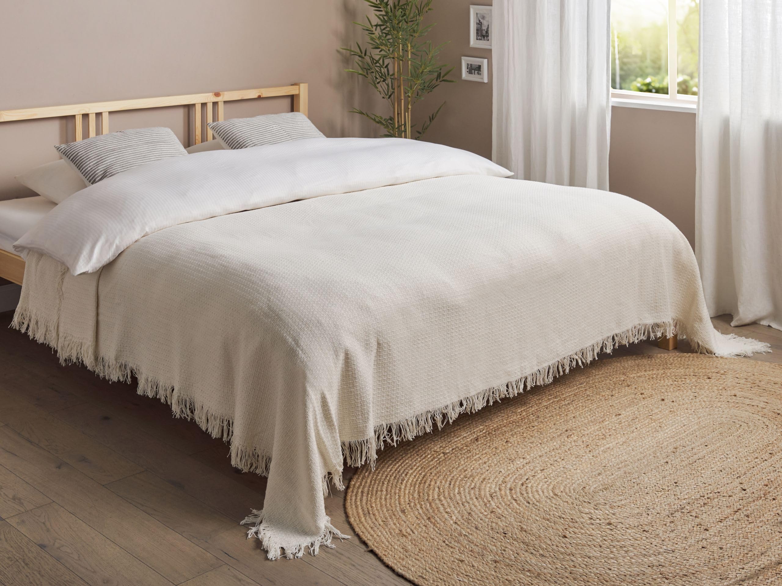 Tagesdecke Baumwolle creme weiß 220x240 cm mit Fransen modern Yerbent