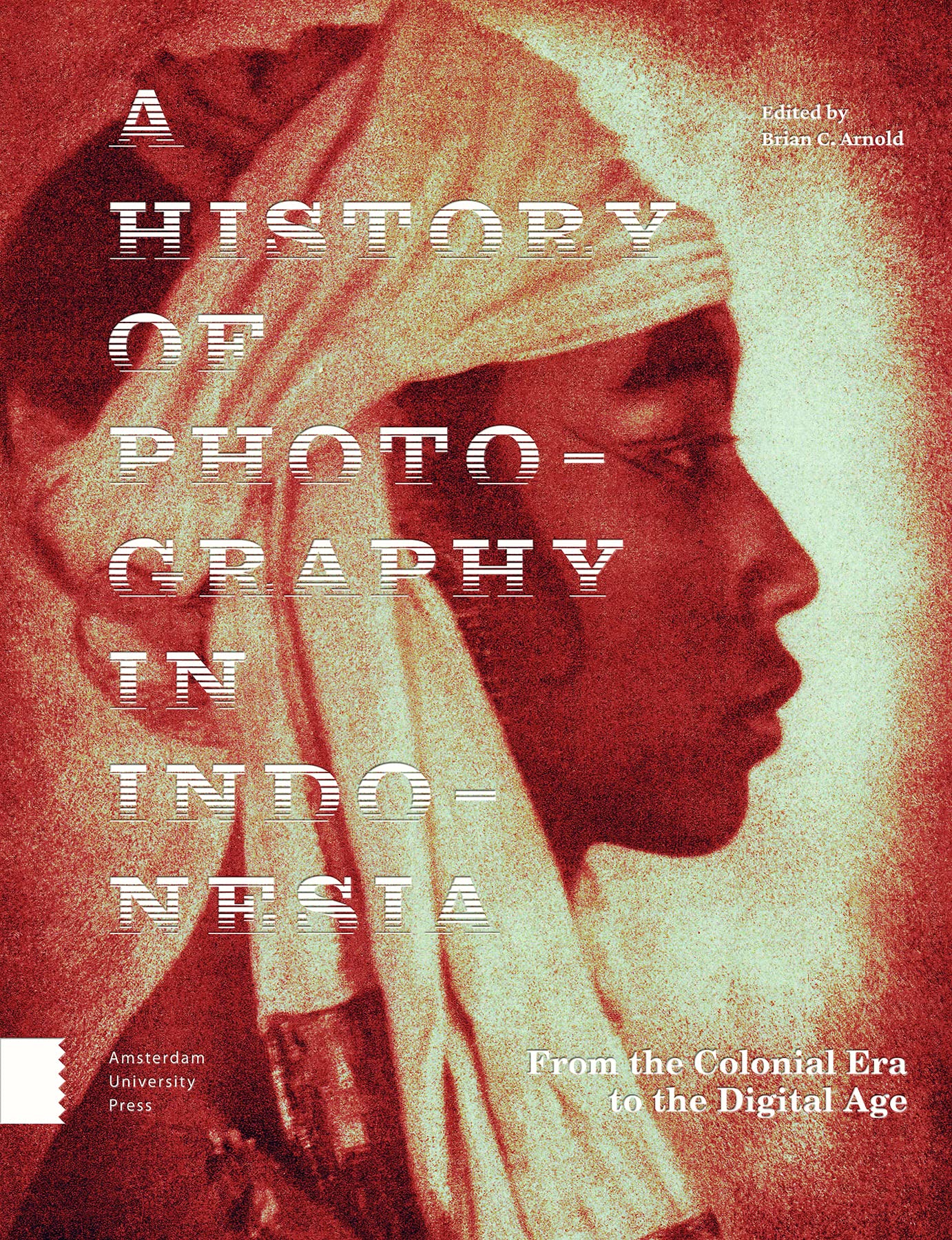 Photographie en Indonésie : un beau livre d'art historique à feuilleter au salon