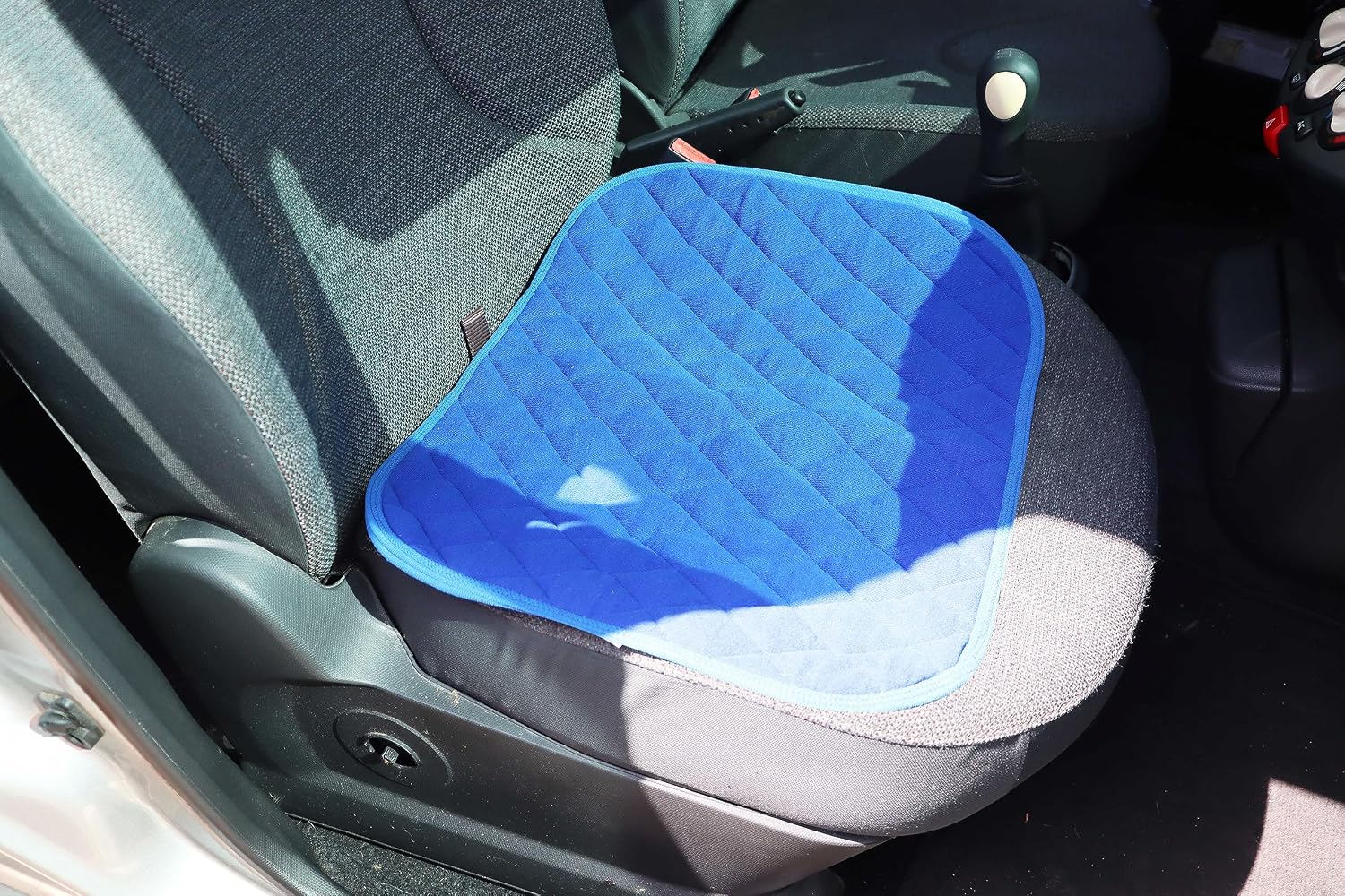 KMINA Waterproof Chair Pad for Incontinence, 5-Layers, Washable and Reusable, Seat Protector 16" x 20", Blue, Made in Europe
