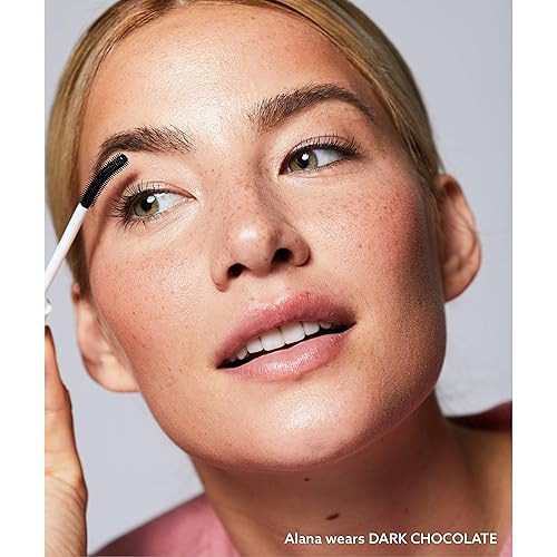 Miniatura 3 de Undone Beauty Laze Lash Glaze - Máscara voluminizadora de alto brillo con cepillo curvado, fórmula ligera para pestañas separadas y potenciadas de