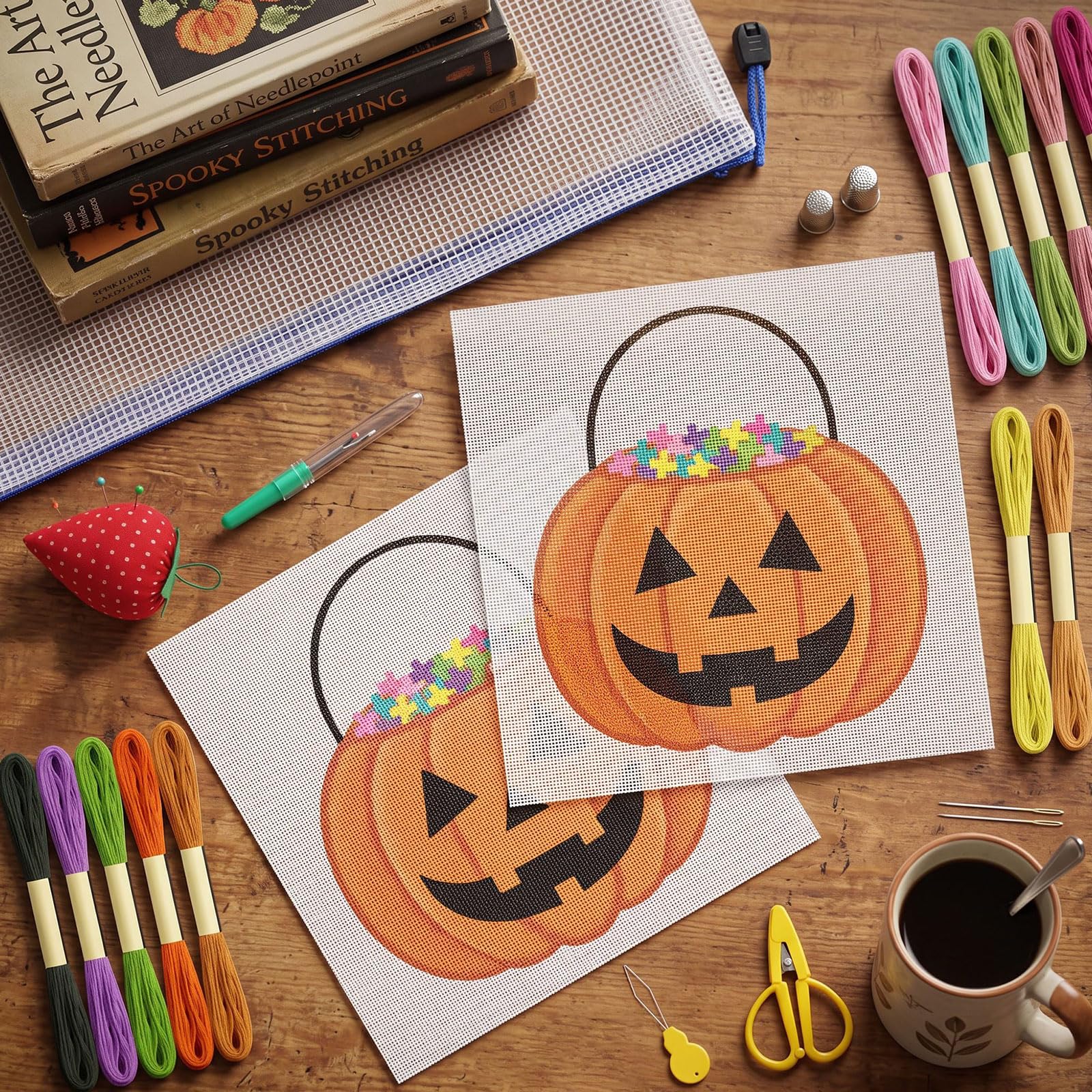 XunYee Juego de 30 cubos de calabaza de Halloween de 18 mallas de punto de aguja de lona pintado a mano para principiantes, adultos, 2 telas con patrón de Halloween de 7.8 pulgadas, enhebrador de