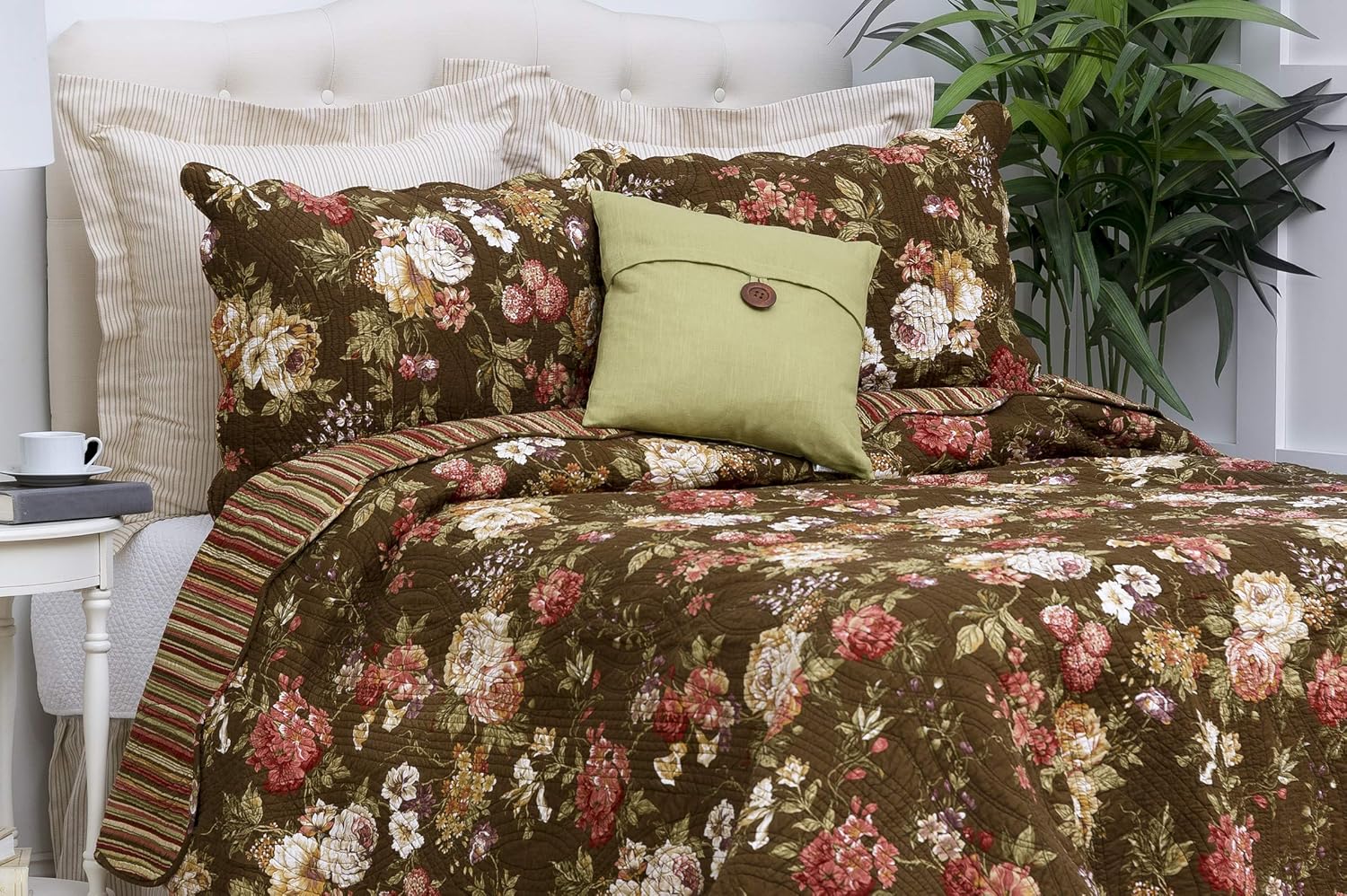 C&F Home Koren Floral Flowers Full/Queen Extra Soft Bed Quilt All Seasons Machine Washable Reversible Lightweight Bedspread Coverlet Bedroom Bedding Decor Decoration Full/Queen Brown