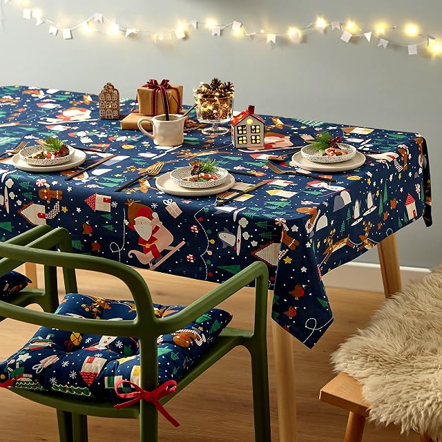 Catherine Lansfield Dining Santa's Christmas Wonderland Wipe Clean 132x178 cm Table Cloth Navy