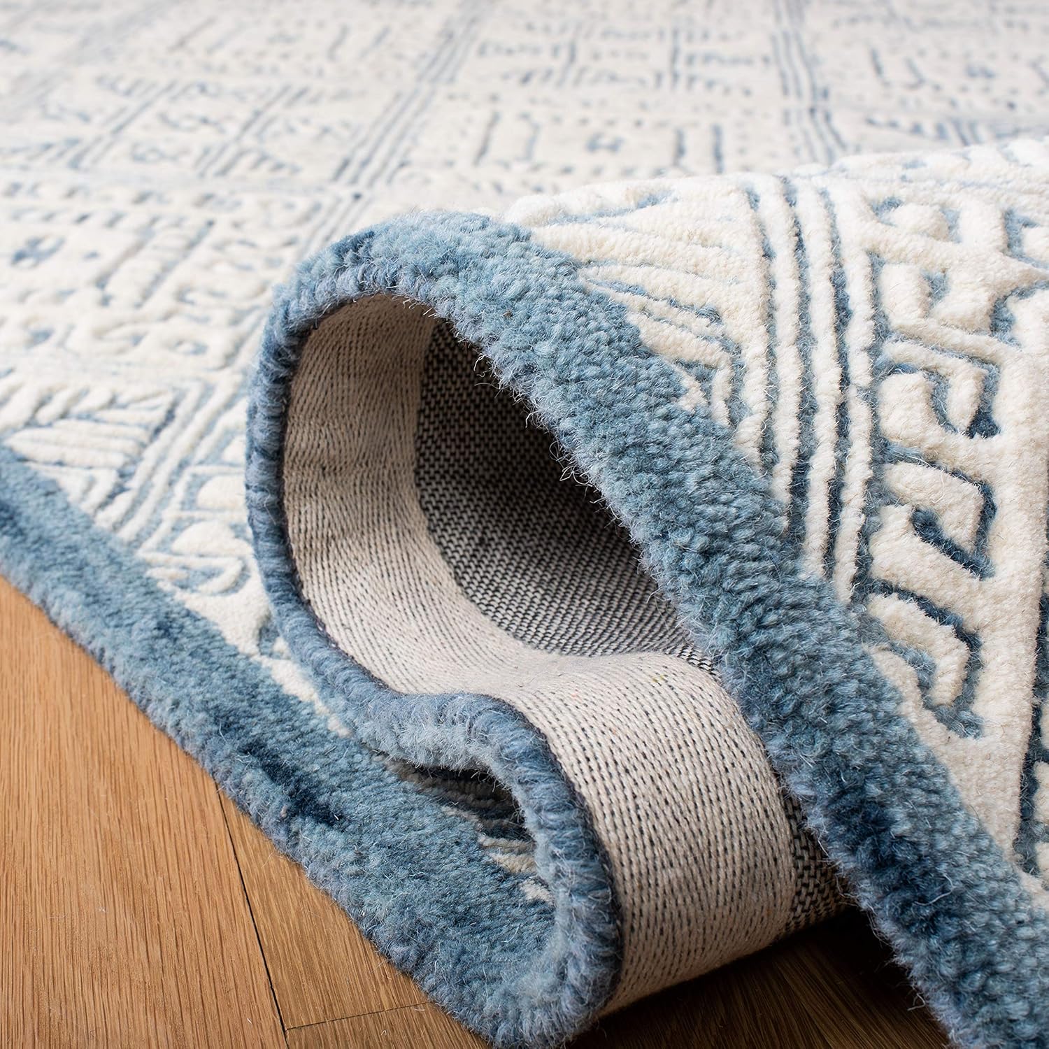Handmade Blue and Ivory Wool Tufted Reversible 4' x 6' Area Rug