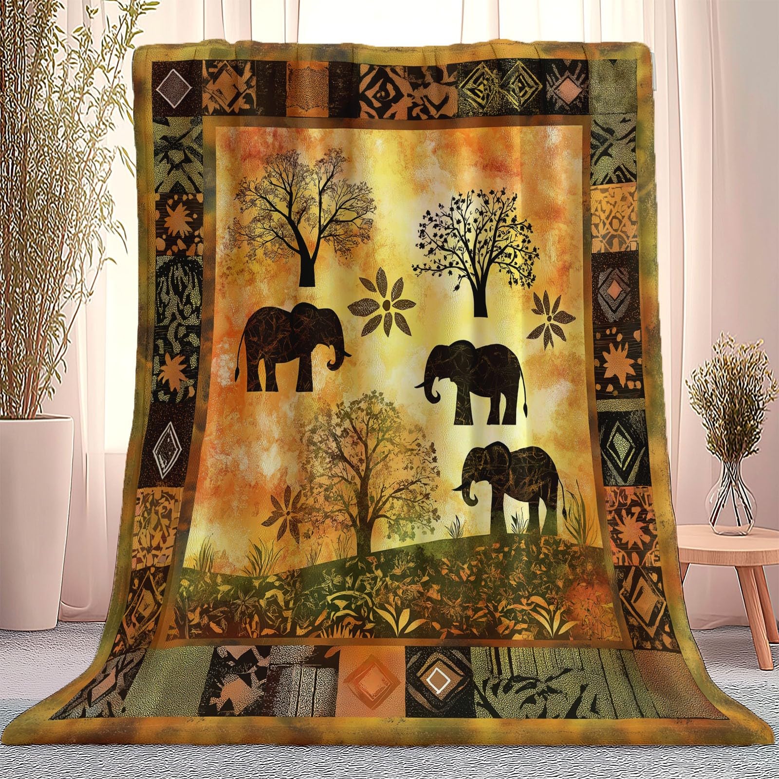 Afrikanische Safari Kuscheldecke mit Elefanten Motiv, Warme Wohndecke Gelb Orange Braun, Tribal Muster Bordüre mit Baum & Tier Design, Flauschige Flanell Decke 180×200 cm für Sofa & Bett