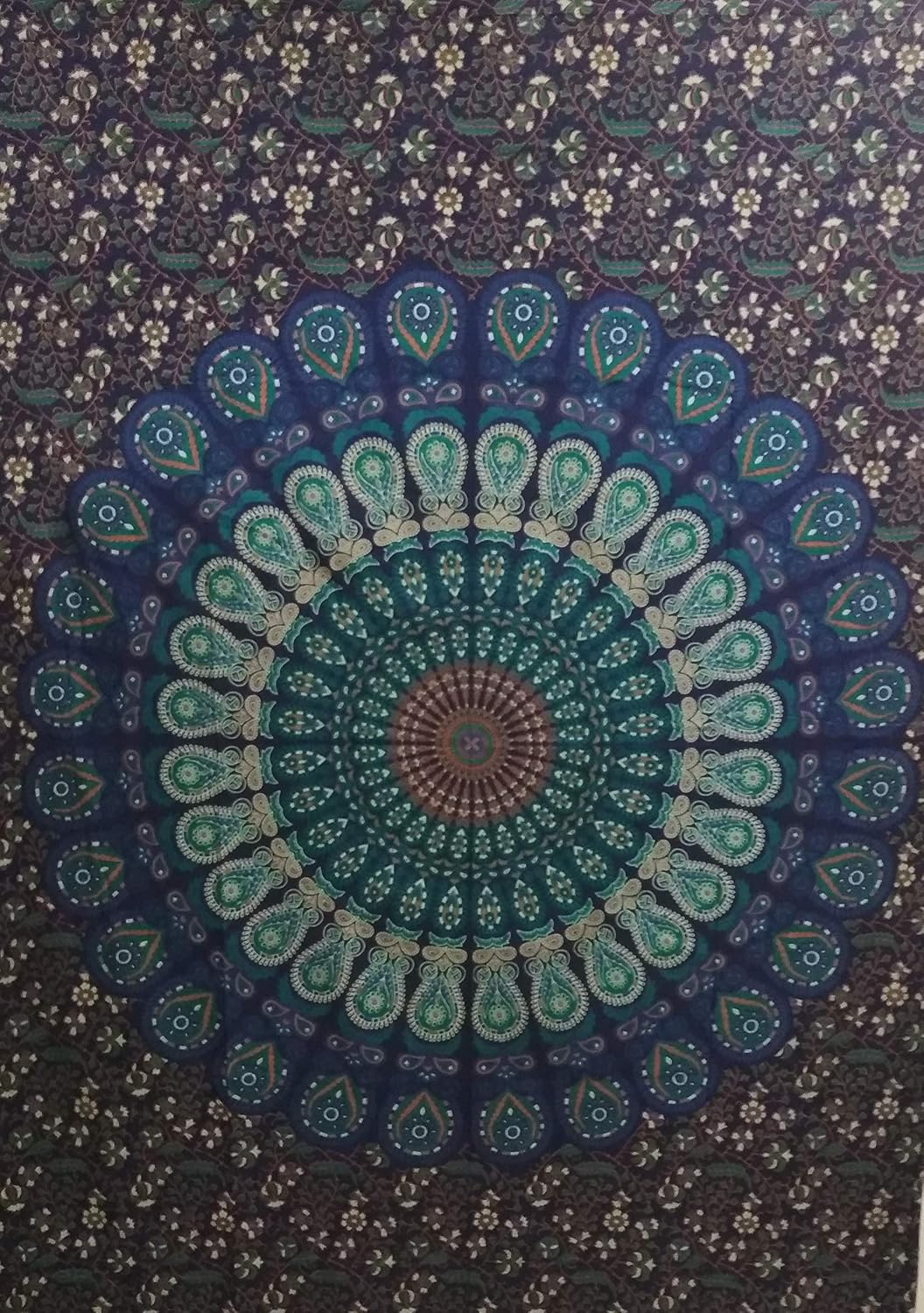 Purpledip Cotton Bed Cover Wall Poster Beach Throw 'Radiant Mandala': Bohemian Hanging Tapestry (20056)