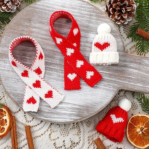 Vista 101 de Geyoga 8 piezas de mini sombreros y bufandas de Papá Noel, accesorios de Navidad, sombrero de gnomo pequeño para manualidades, bricolaje para Blanco