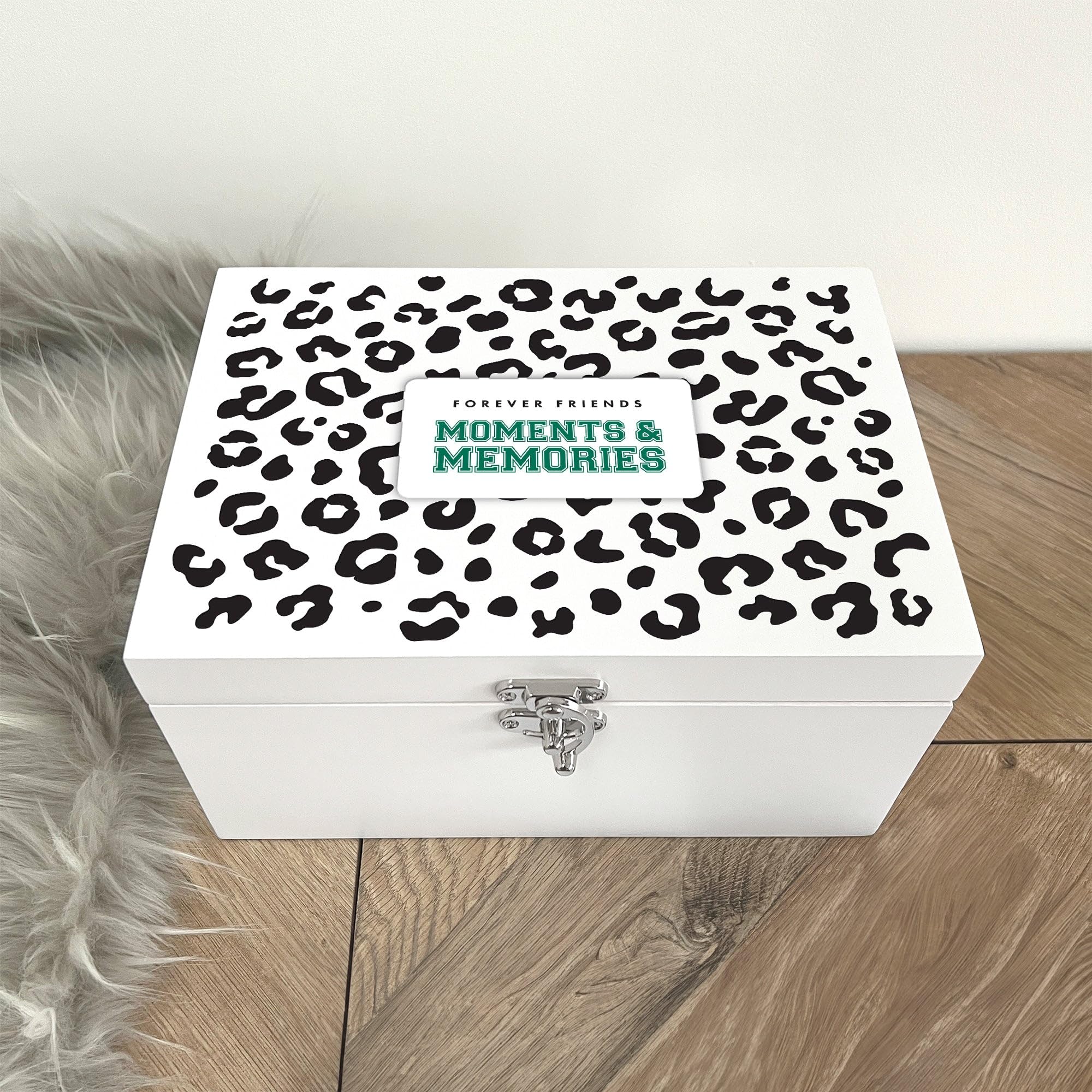 Caja de recuerdos personalizada de madera blanca con estampado de leopardo | Almacenamiento de recuerdos y momentos personalizados | Regalo de cumpleaños, dama de honor o graduación para ella |