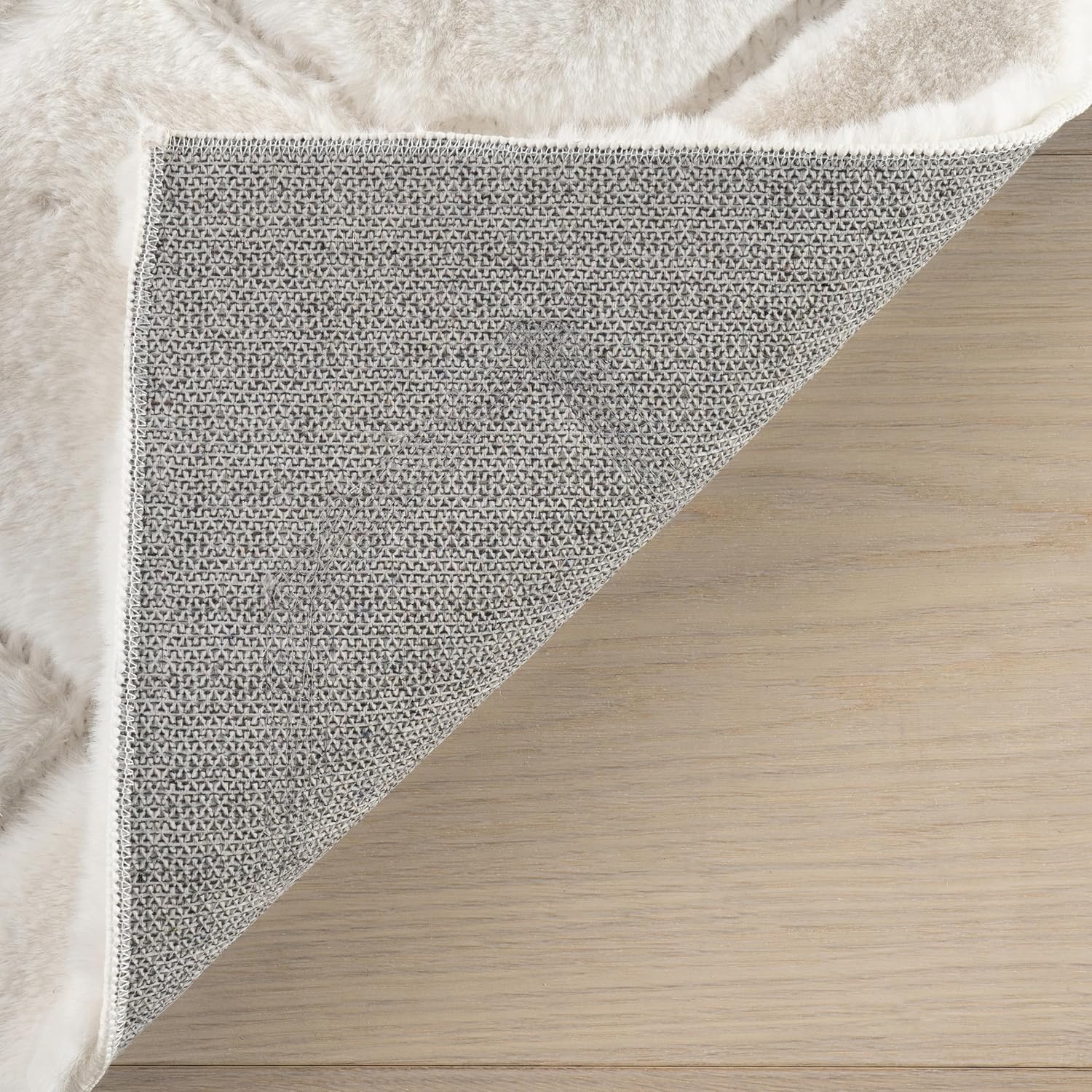 Rugs USA x Padma Lakshmi Rythymn Diamond Plush Cloud Washable Rug, 8x10, Off White