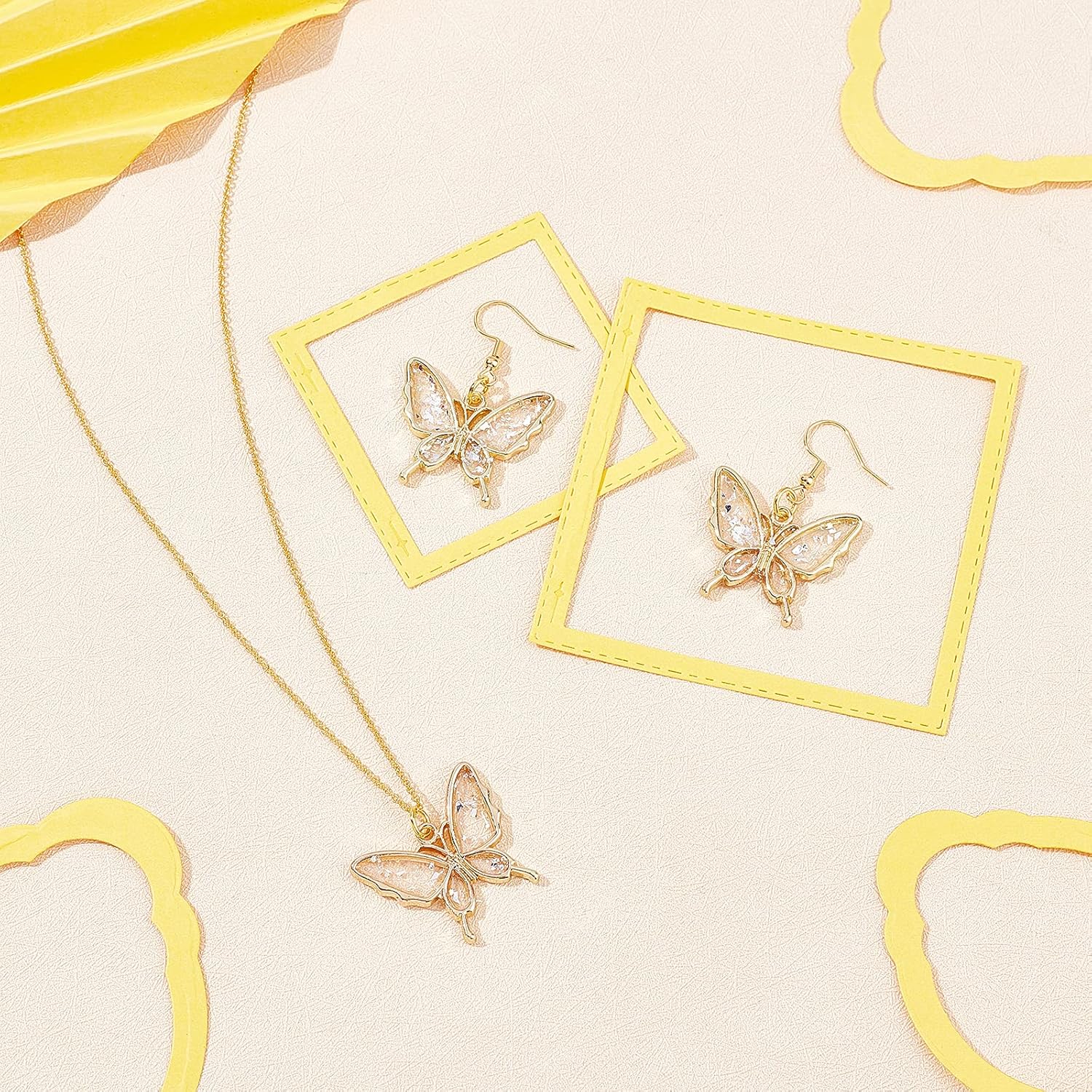 PH PandaHall 100Pcs Alloy Open Back Bezel Pendants Butterfly Charms Bezel for Resin Hollow Frame Pendants for DIY Resin Pressed Flower Crafts Jewelry Making (Golden)