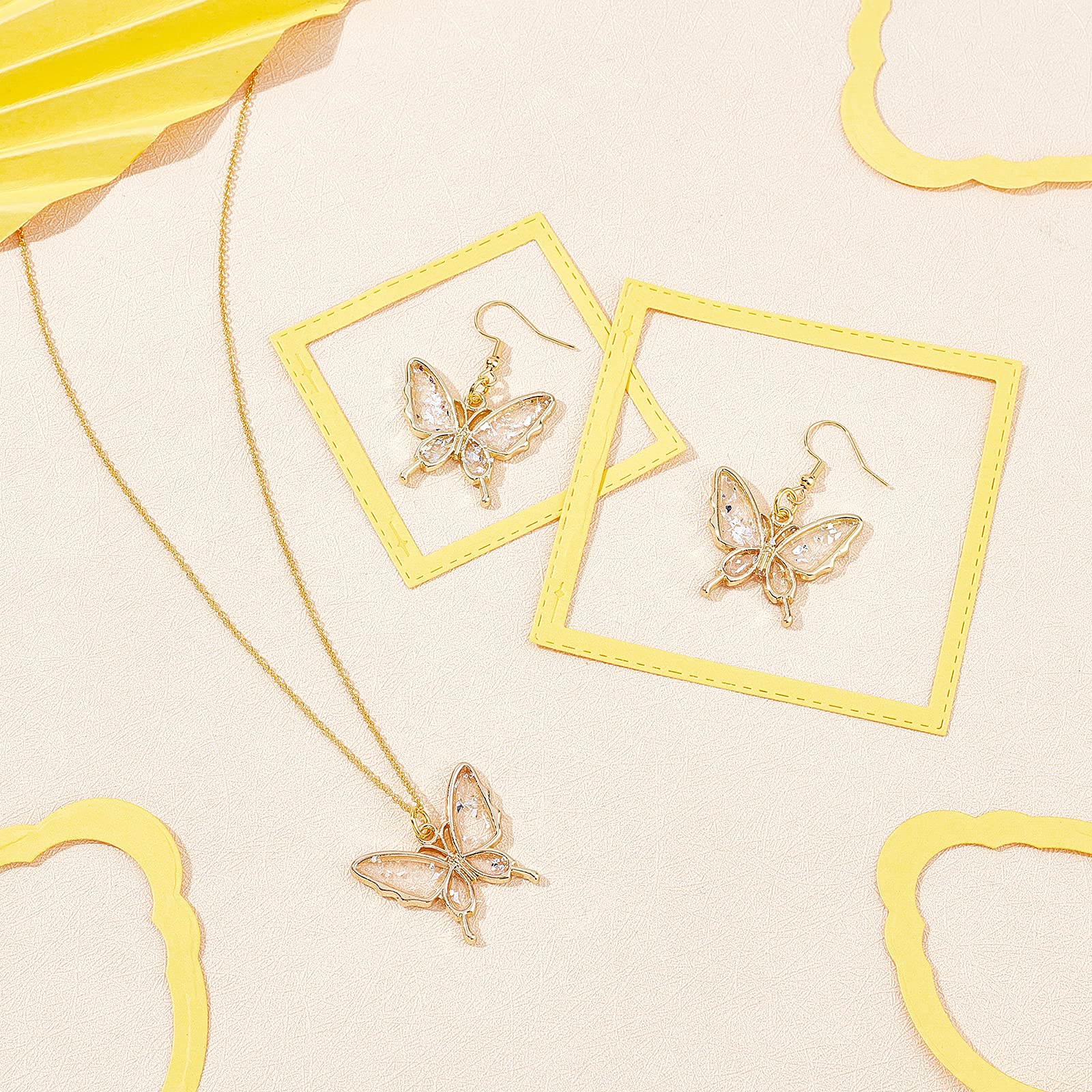 PH PandaHall Lot de 100 pendentifs papillon à dos ouvert en alliage pour résine - Cadres creux pour fabrication de bijoux - Doré - 26 x 30 x 2,5 mm - Acier inoxydable, 26x30x2.5mm, Acier inoxydable