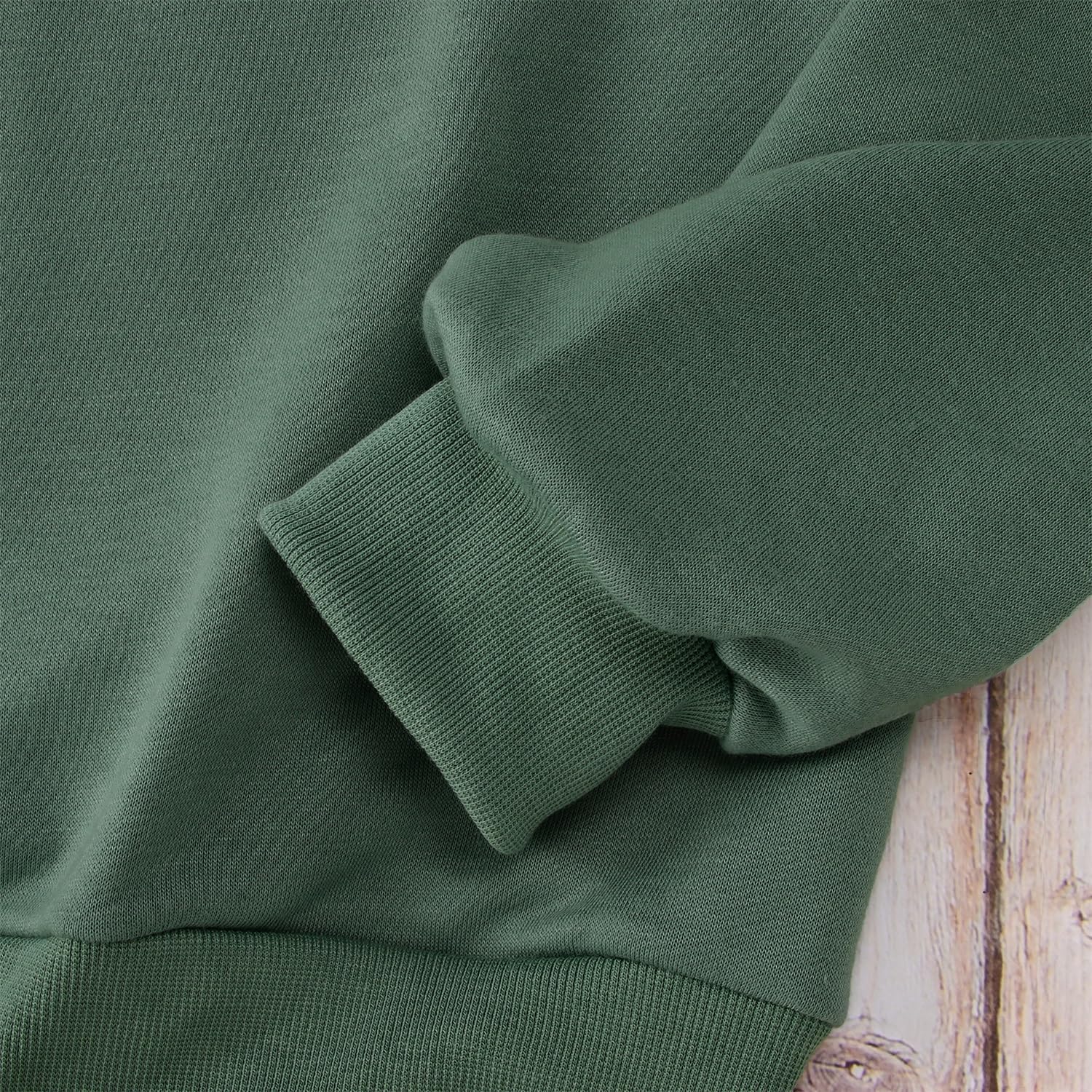 MODNTOGA Women Christmas Sweatshirt Vintage Santa Graphic Long Sleeve Crewneck Pullover Tops Retro Merry Christmas Outfit - Image 6