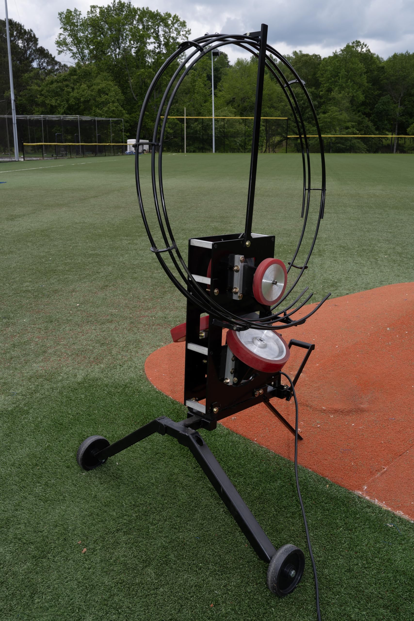 Windmill Wizard FP1 Fastpitch Softball Pitching Machine
