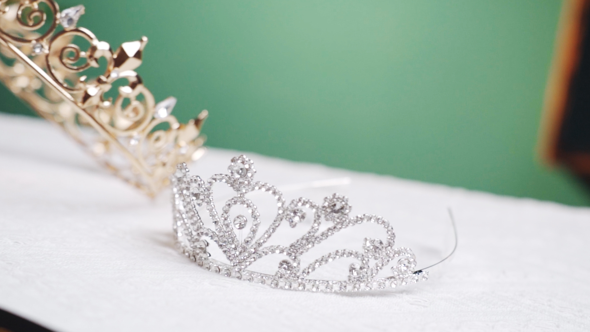 Amazon.com: Saintrygo Prom Queen and King Sash Crowns Tiara