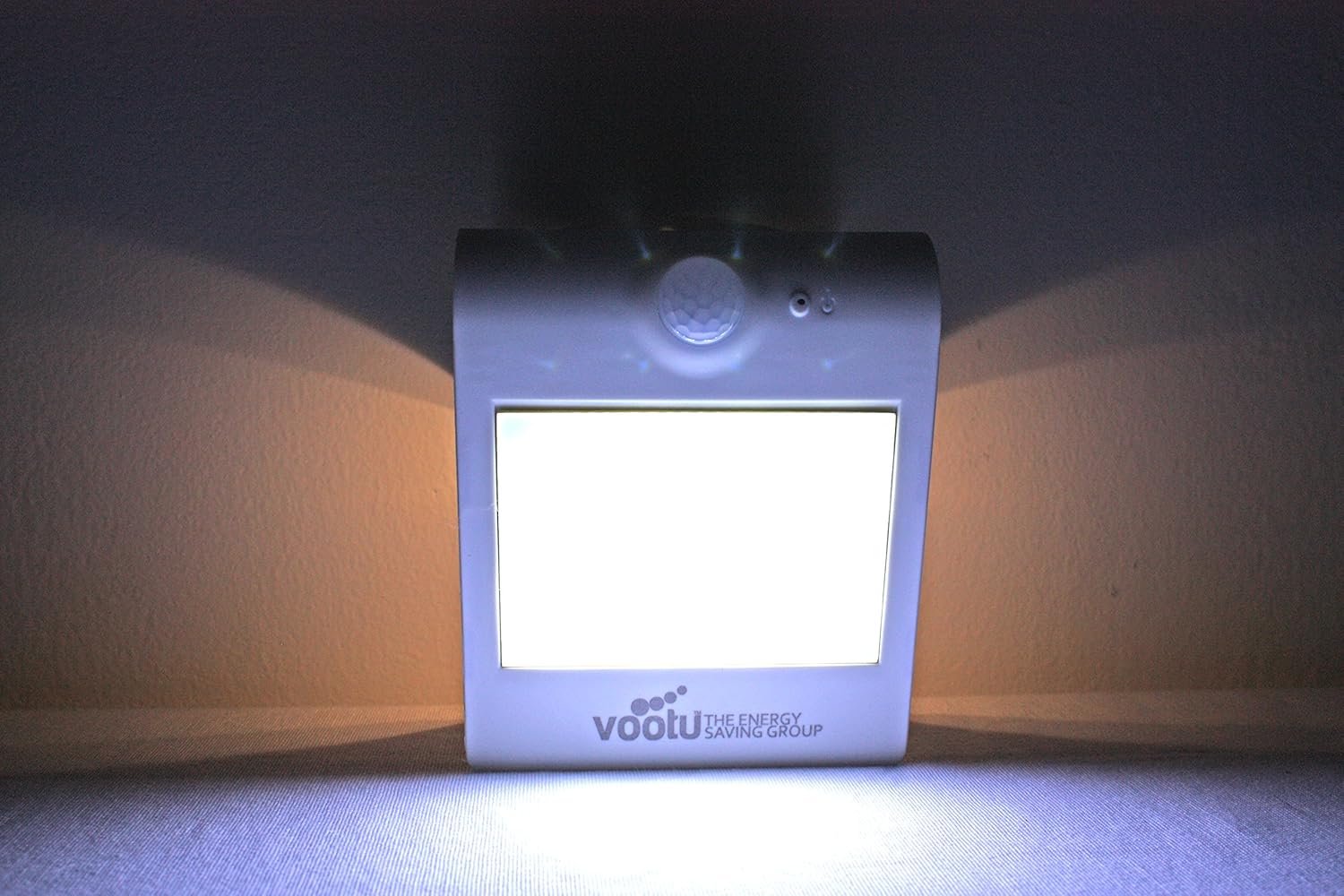 Smart Solar Sensor Waterproof Outdoor LED Wall Light (1)