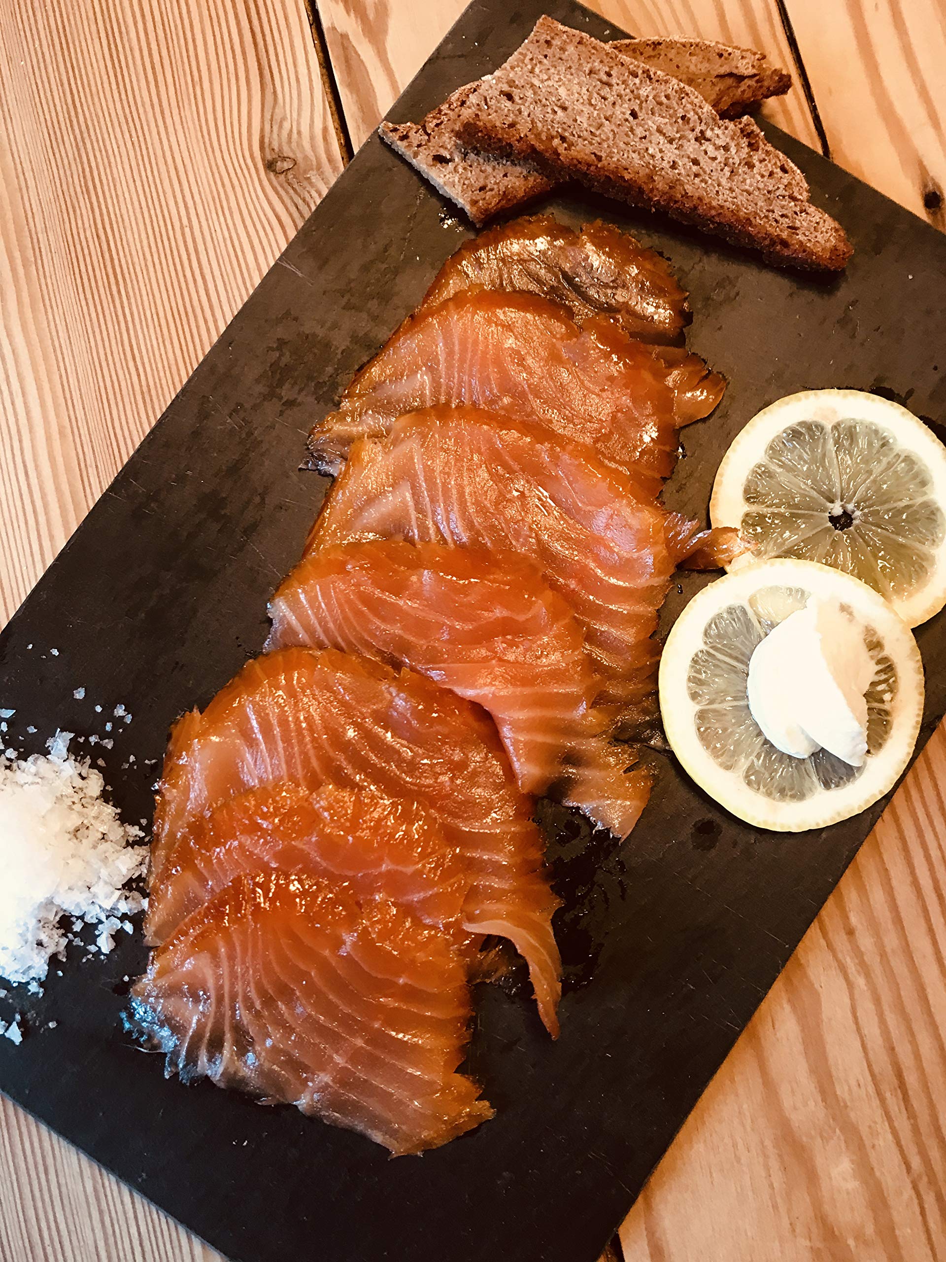 Faroer Räucherlachs, sanft geräuchert, ungeschnitten 1.2 kg Seite