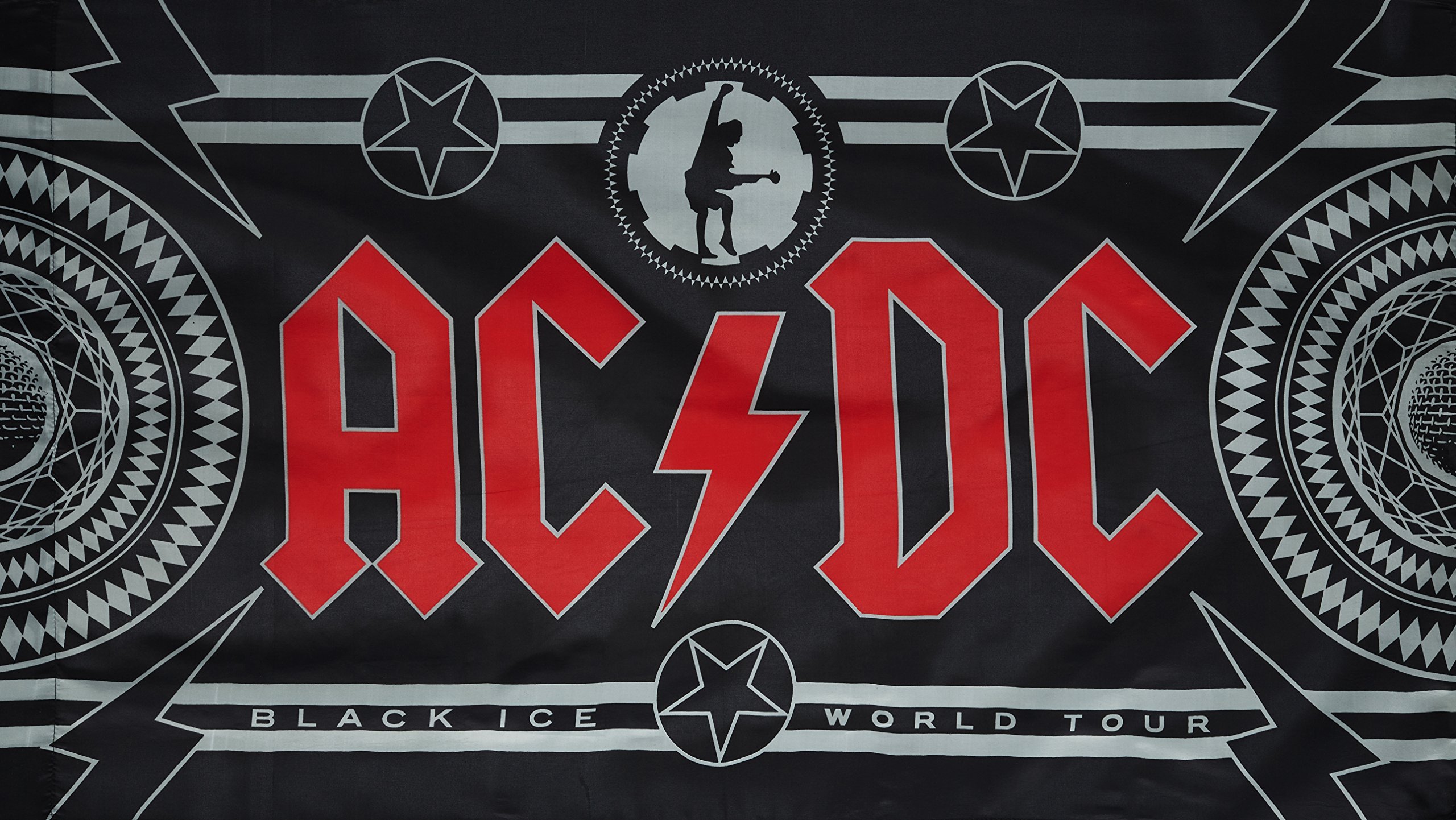 AC/DC - Black Ice - Steelbox inkl. Flagge, Sticker-Set und Original Gibson Gitarren-Plektrum