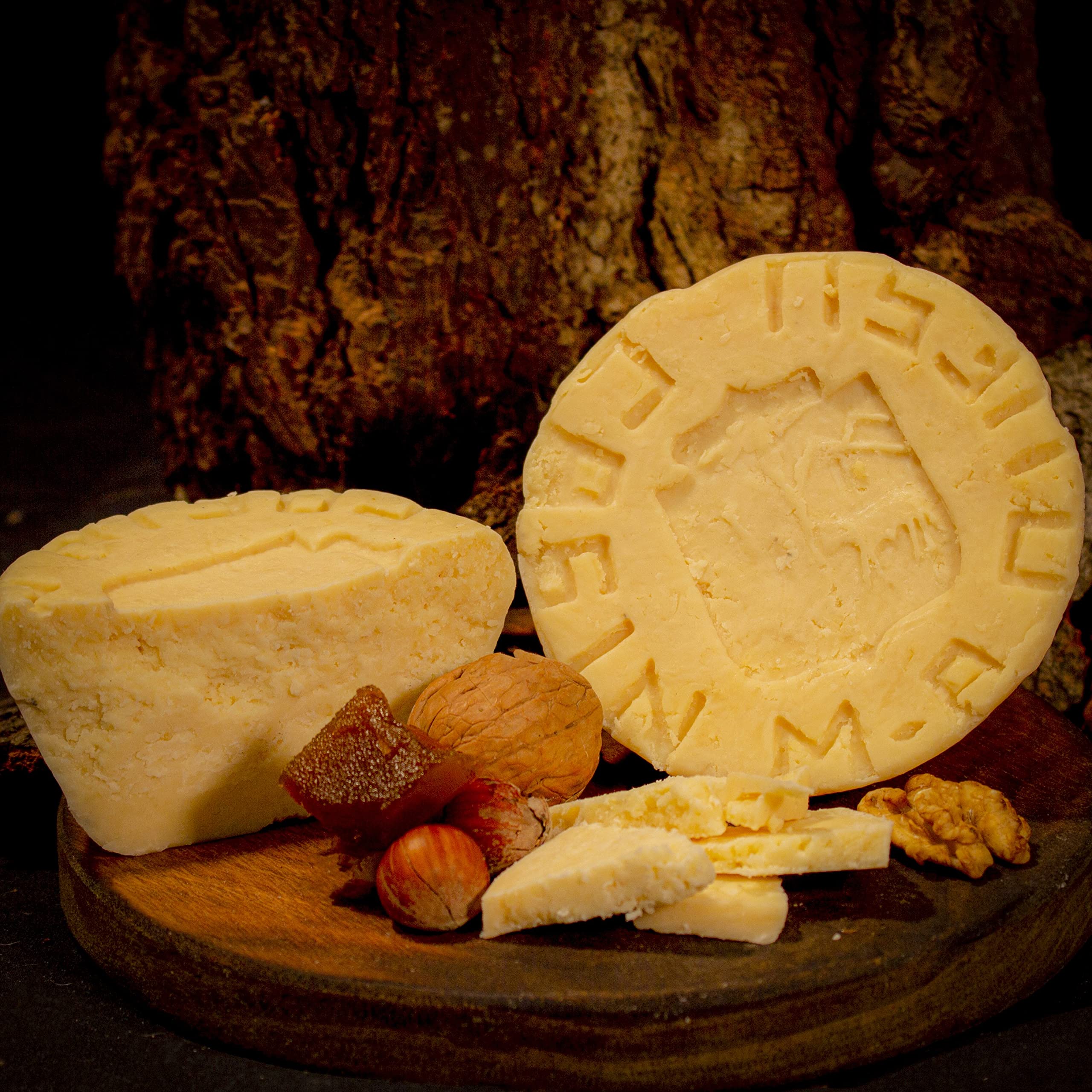 Queso Casín DOP Leche Cruda 180-200 g Artesano Sabor Intenso Picante Sin Gluten